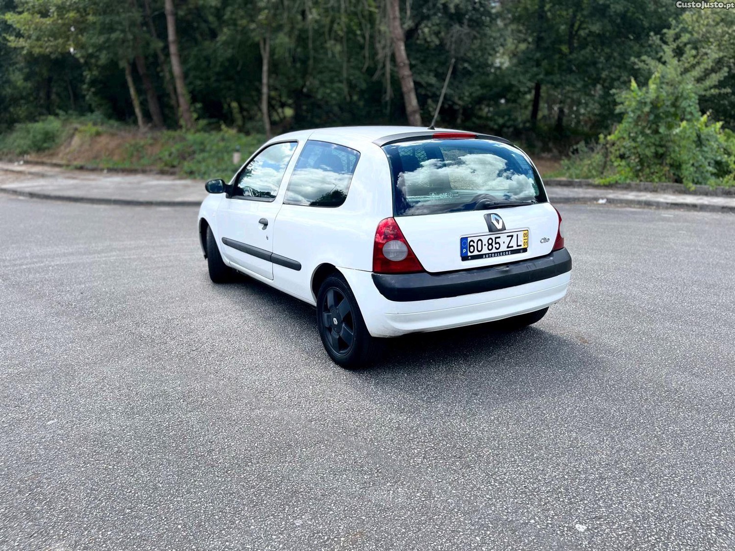 Renault Clio van 1.5 dci — fotografia 5