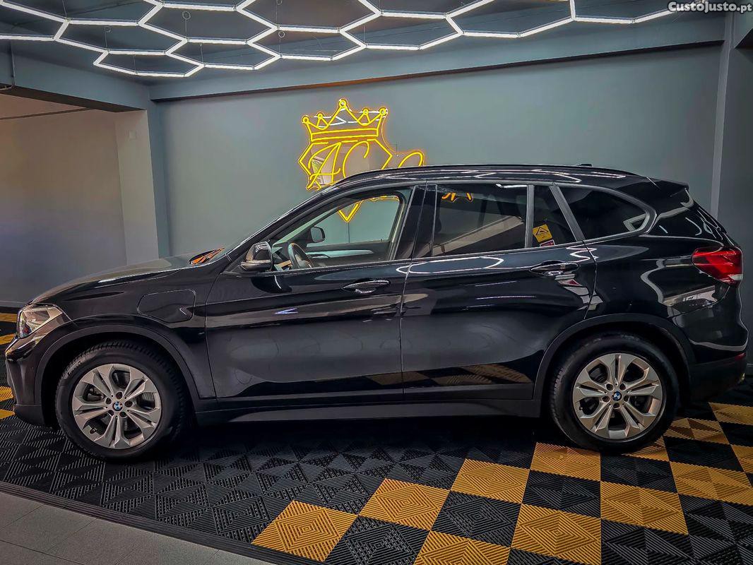 BMW X1 xDrive25e Advantage — fotografia 15