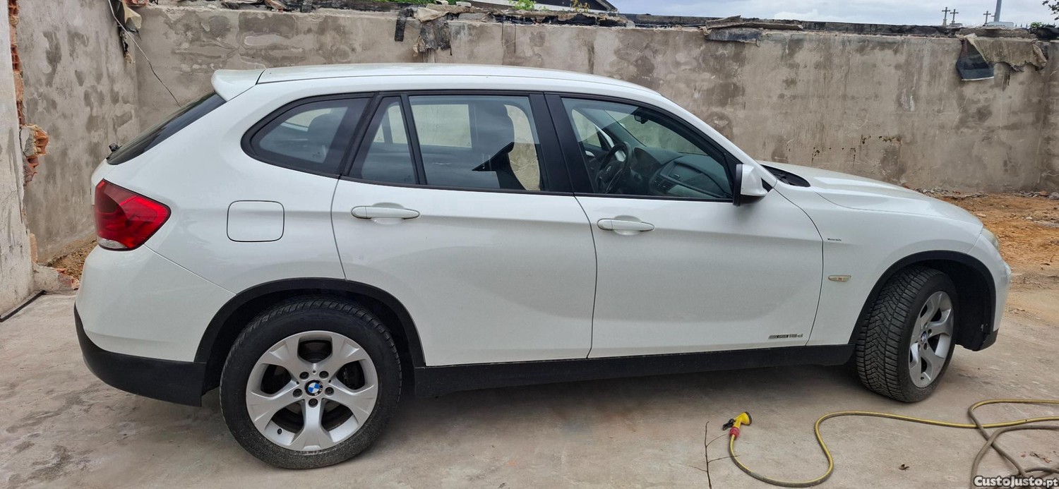 BMW X1 18d sDrive - 12 foto 3