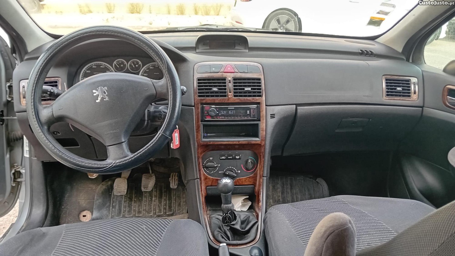Peugeot 307 1.4 Gasolina — fotografia 3