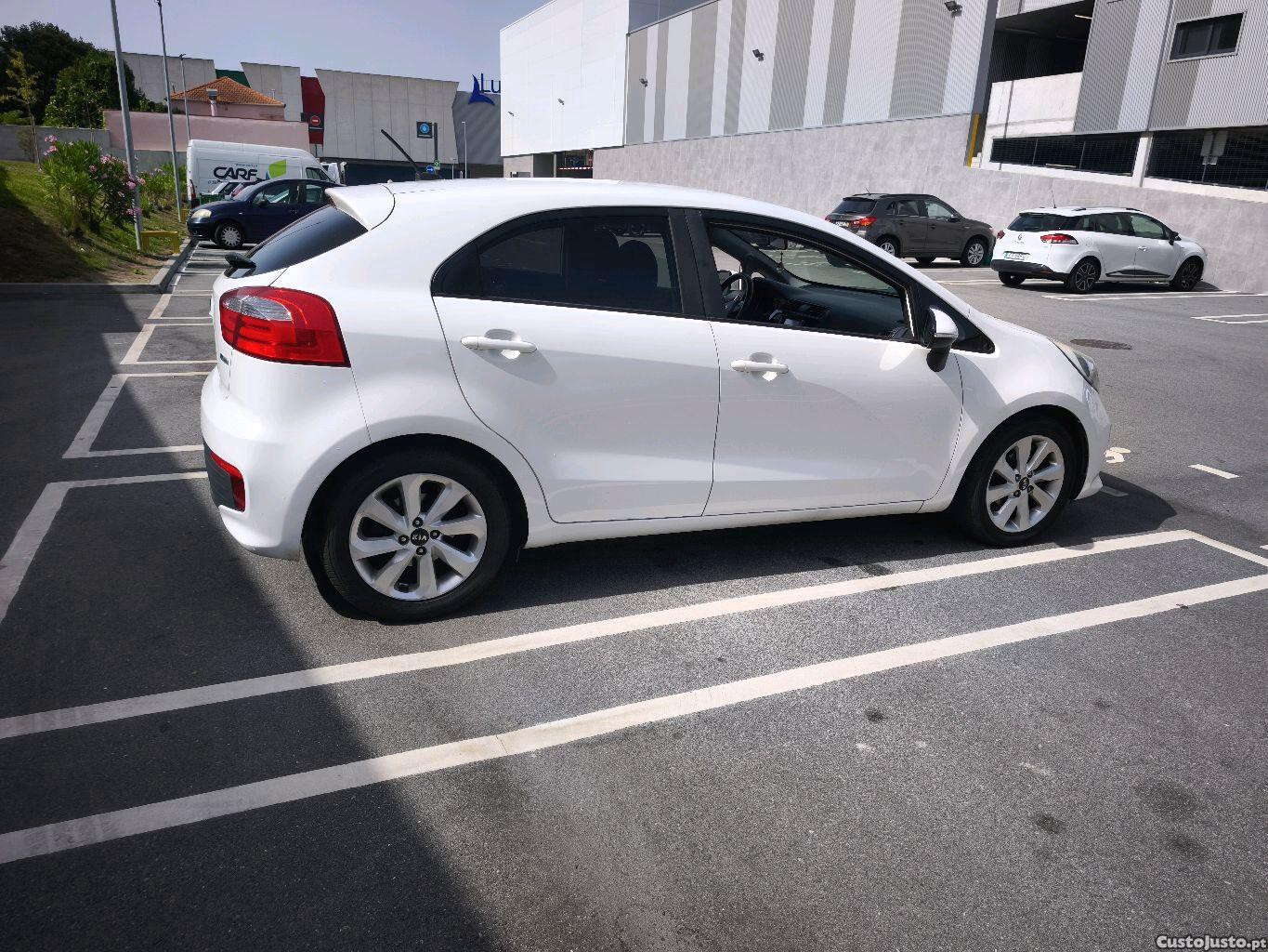 Kia Rio 1.1 crdi prime — fotografia 8