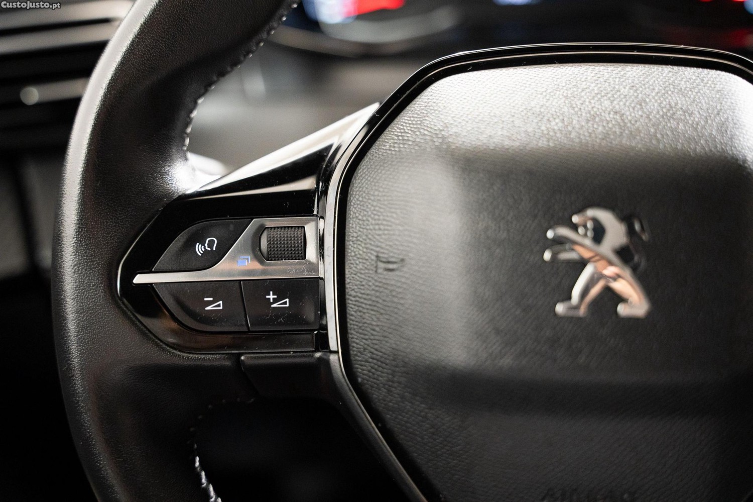 Peugeot 2008 1.2 PureTech Active Pack — fotografia 12