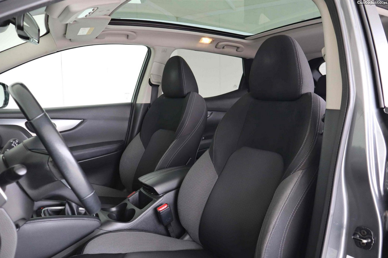 Nissan Qashqai 1.5 dCi N-Connecta — fotografia 17