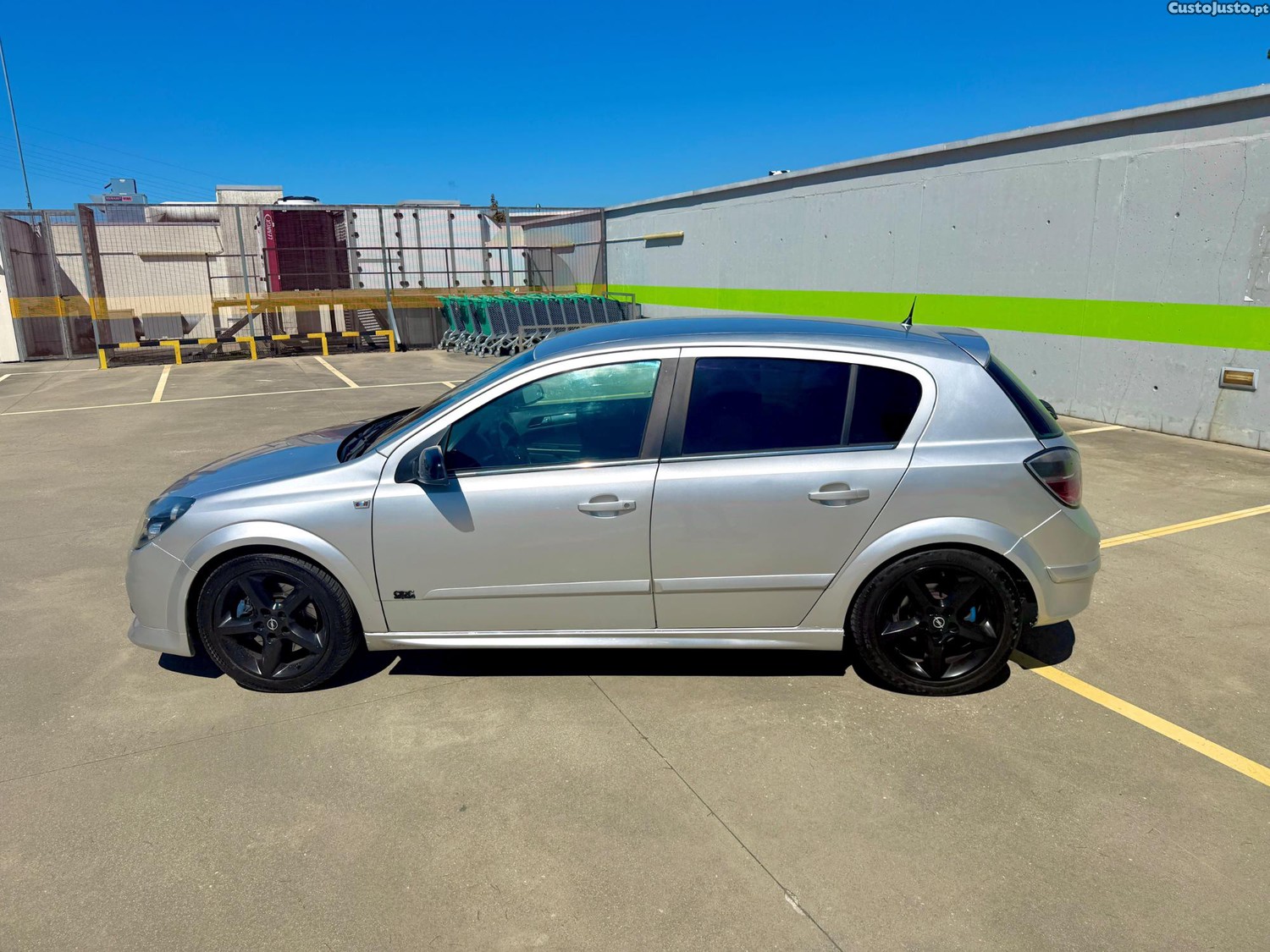 Opel Astra 2.0T OPC line — fotografia 8