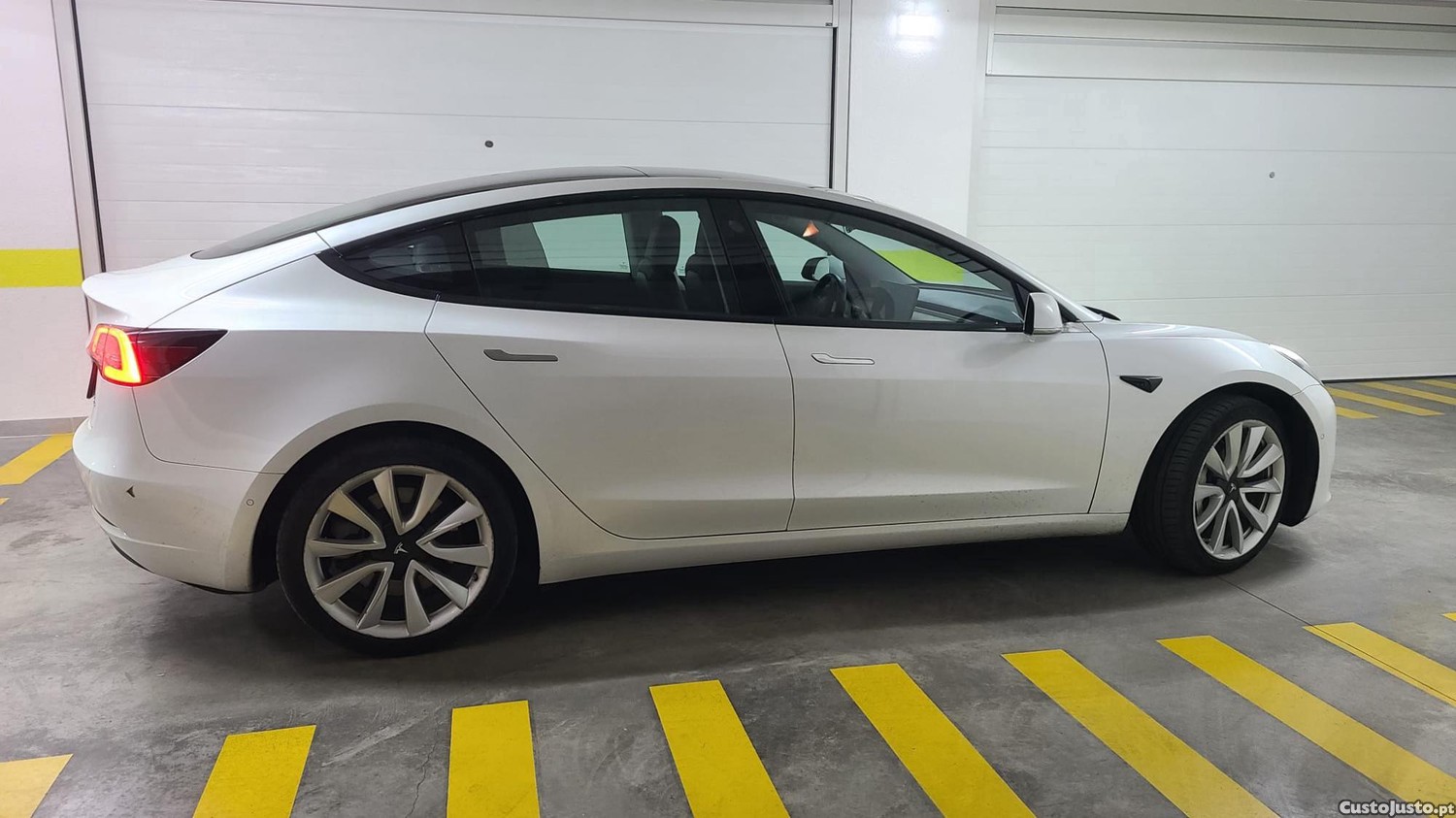 Tesla Model 3 3 — fotografia 3