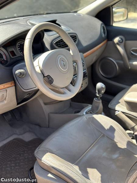 Renault Clio 1.5 dCi - Initiale Paris — fotografia 10
