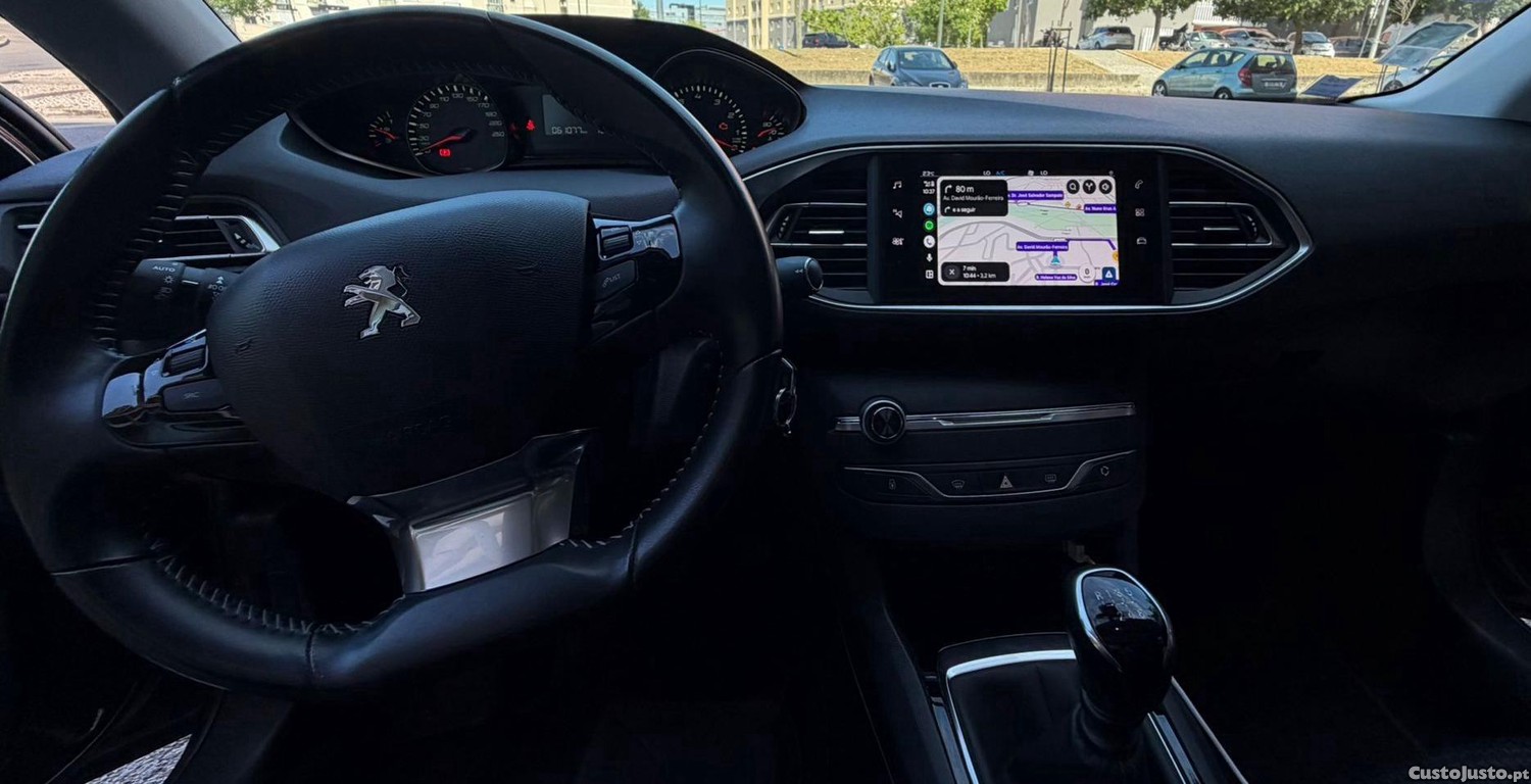 Peugeot 308 SW 1.2 THP - Style - Teto Panoramico — fotografia 3
