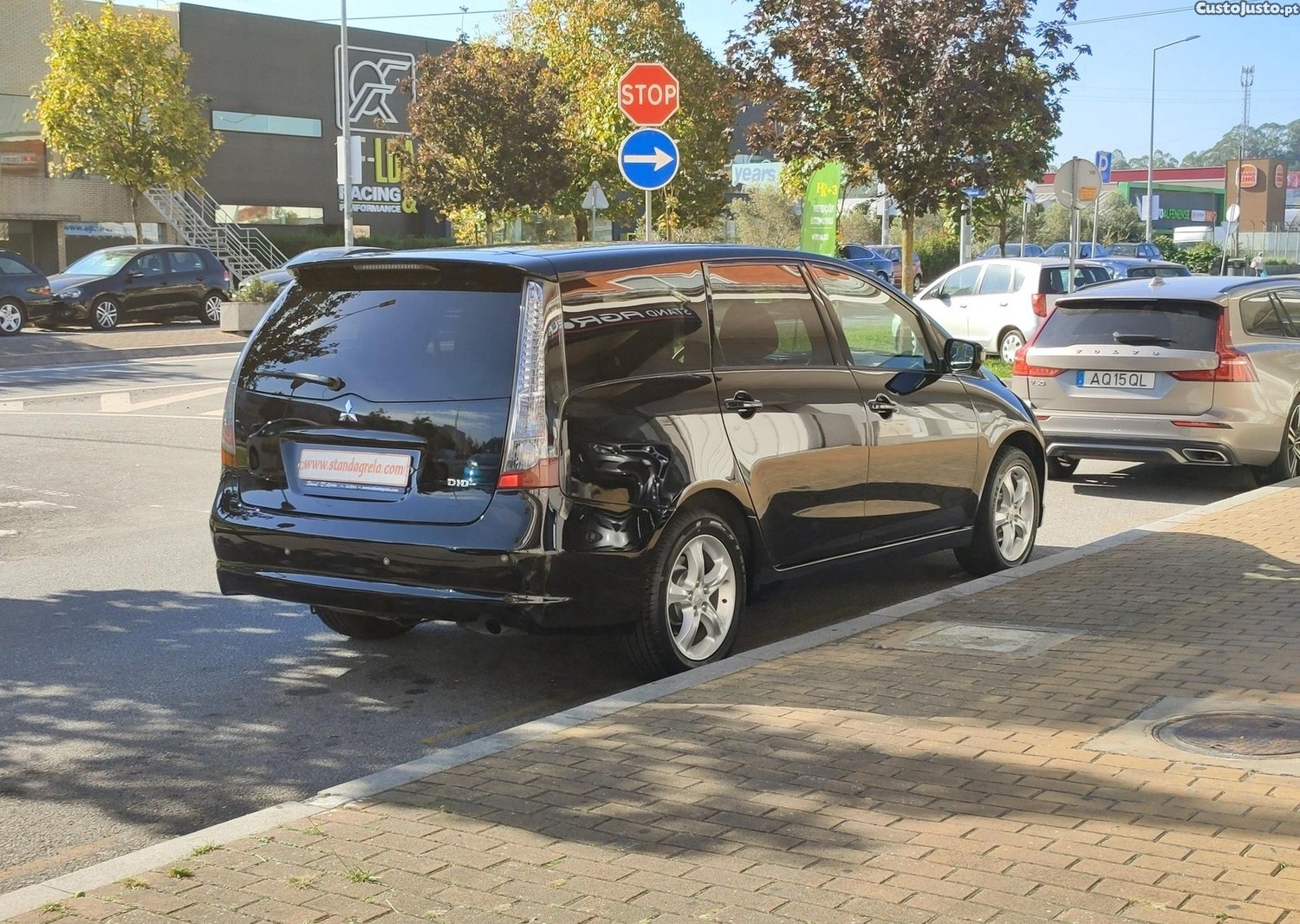 Mitsubishi Grandis 2.0 DI-D Sport - 06 foto 4