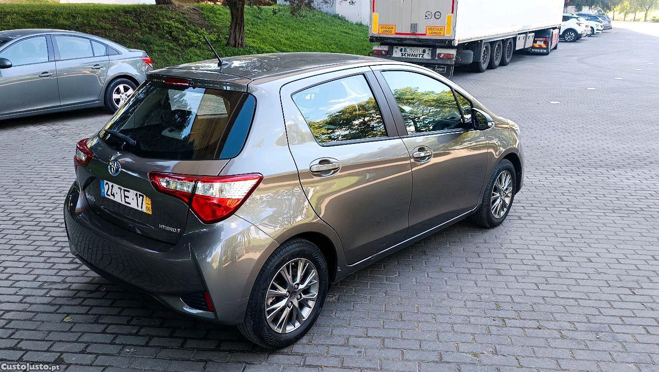 Toyota Yaris 1.5 híbrido 57Milkms Nac — fotografia 8