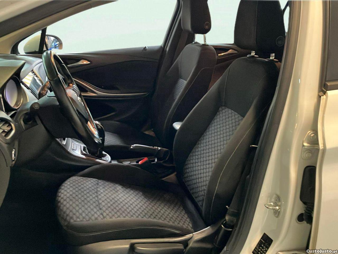 Opel Astra Sports Tourer 1.0 Dynamic Sport S/S — fotografia 9