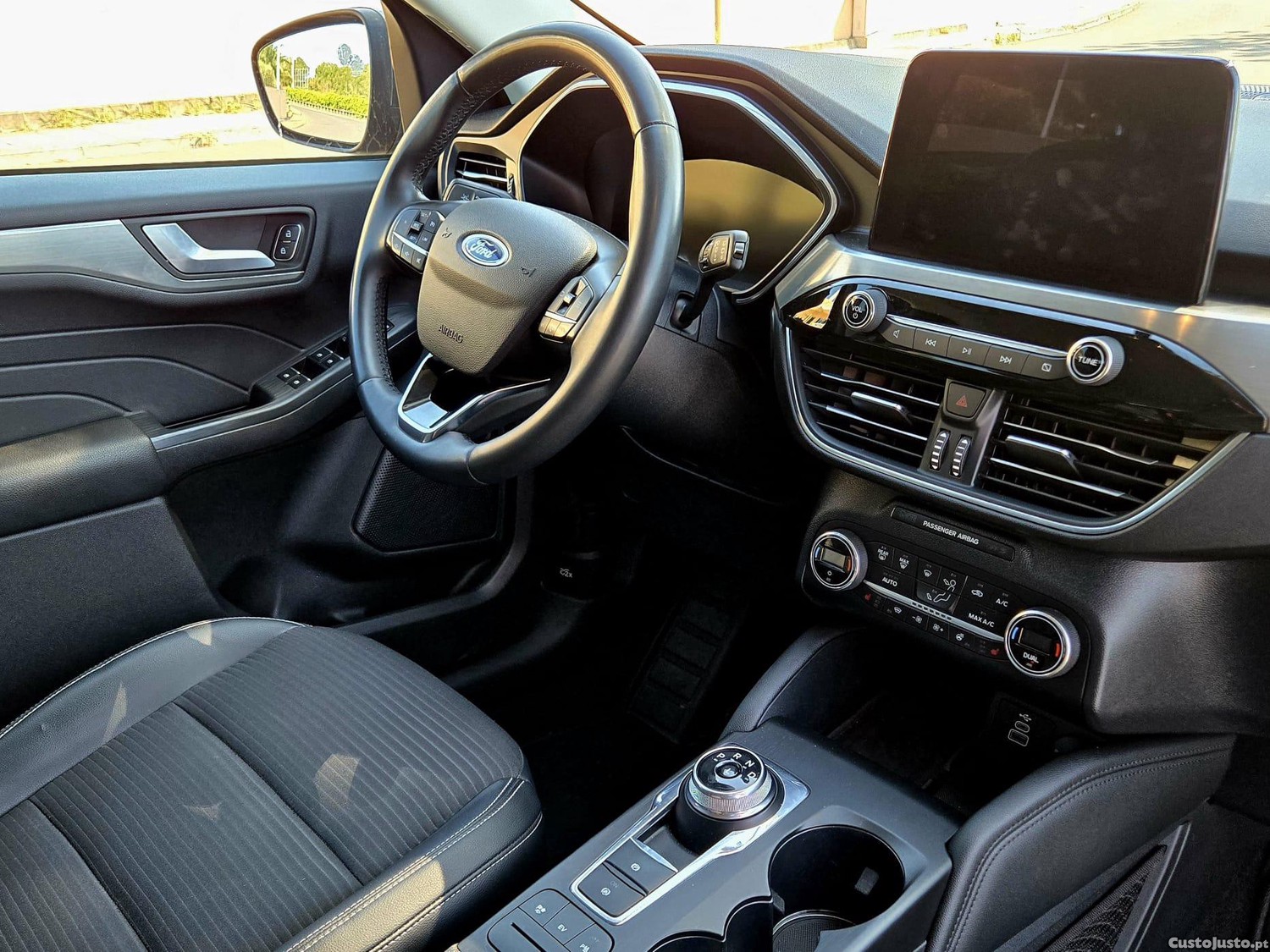 Ford Kuga PHEV 2.5 Plug-In Hybrid 225cv — fotografia 8