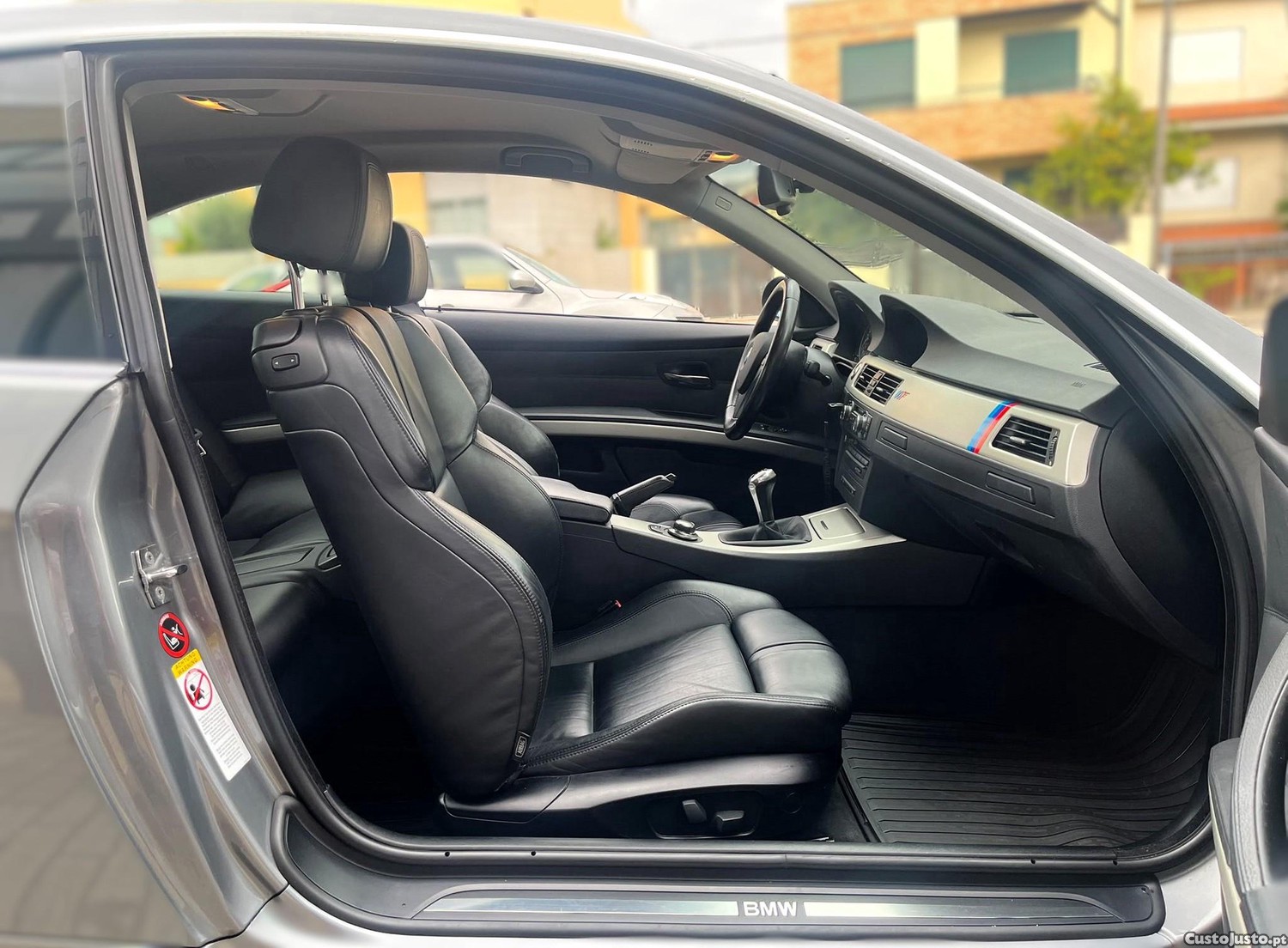 BMW 330 i — fotografia 10