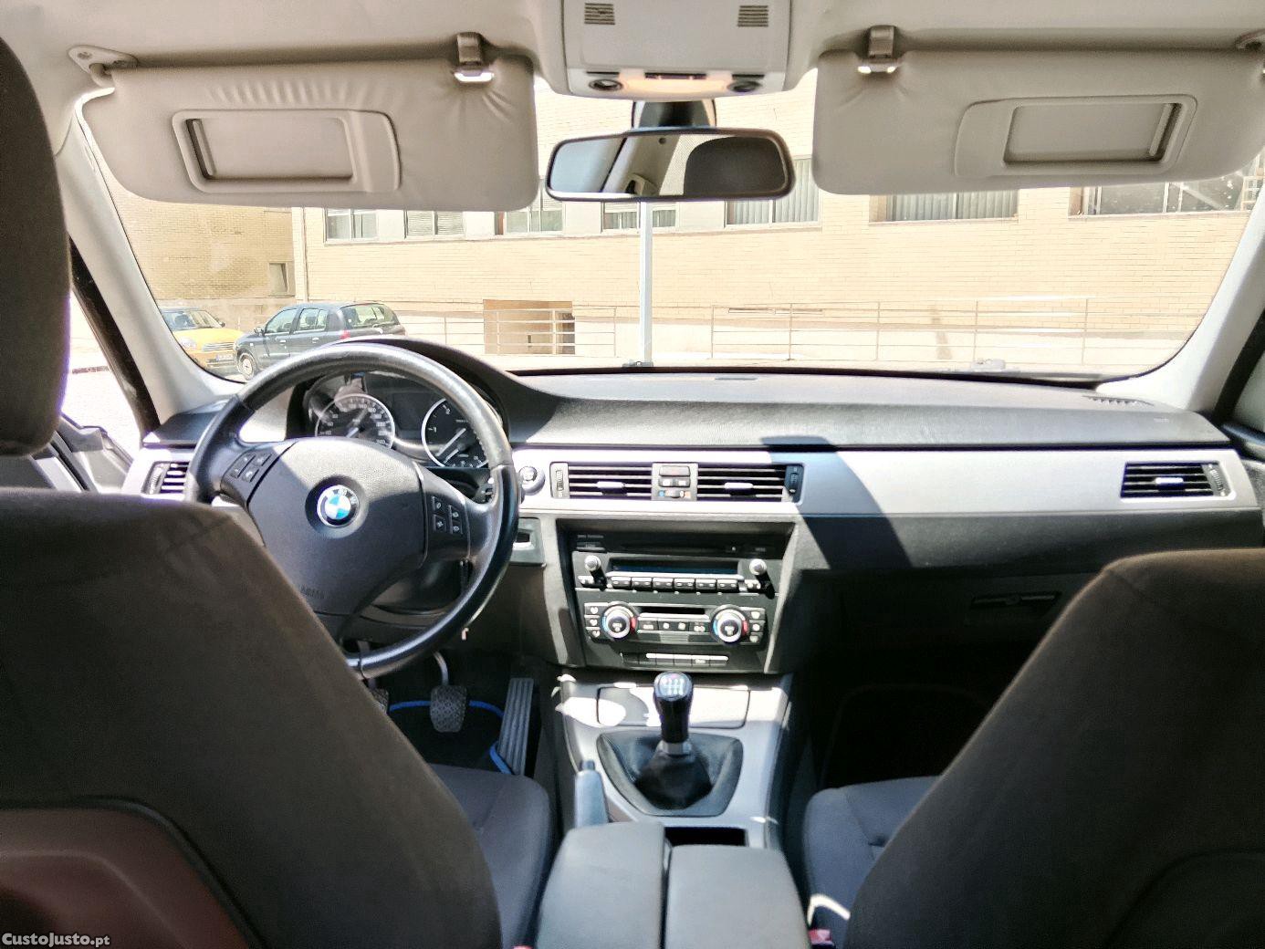 BMW 320 e91 — fotografia 2