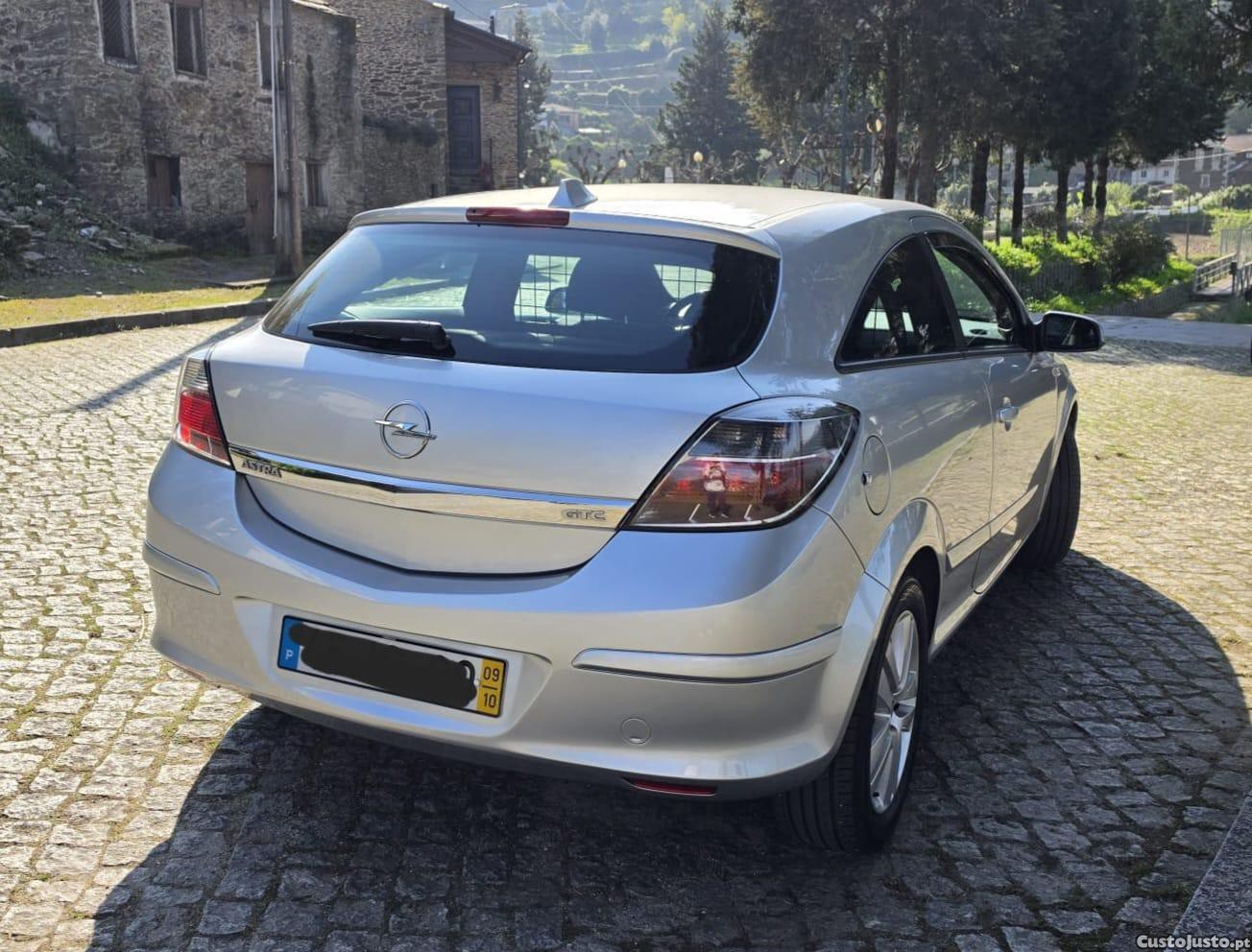 Opel Astra Gtc — fotografia 6