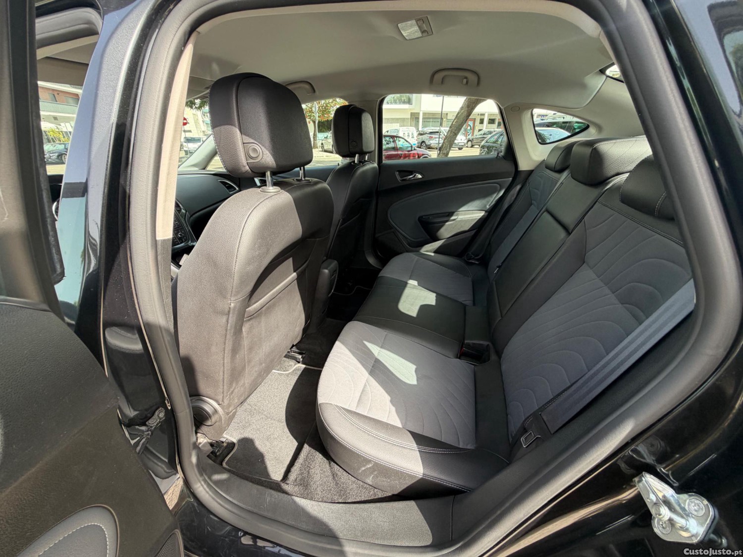 Opel Astra 1.4 T COSMO S/S — fotografia 12