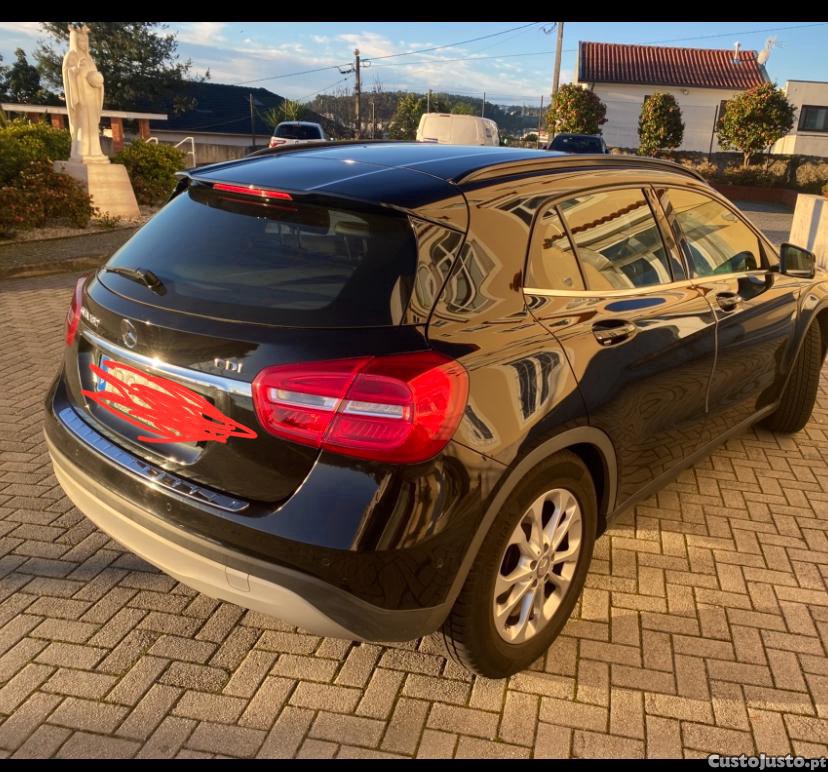 Mercedes-Benz A 180 GLA — fotografia 7