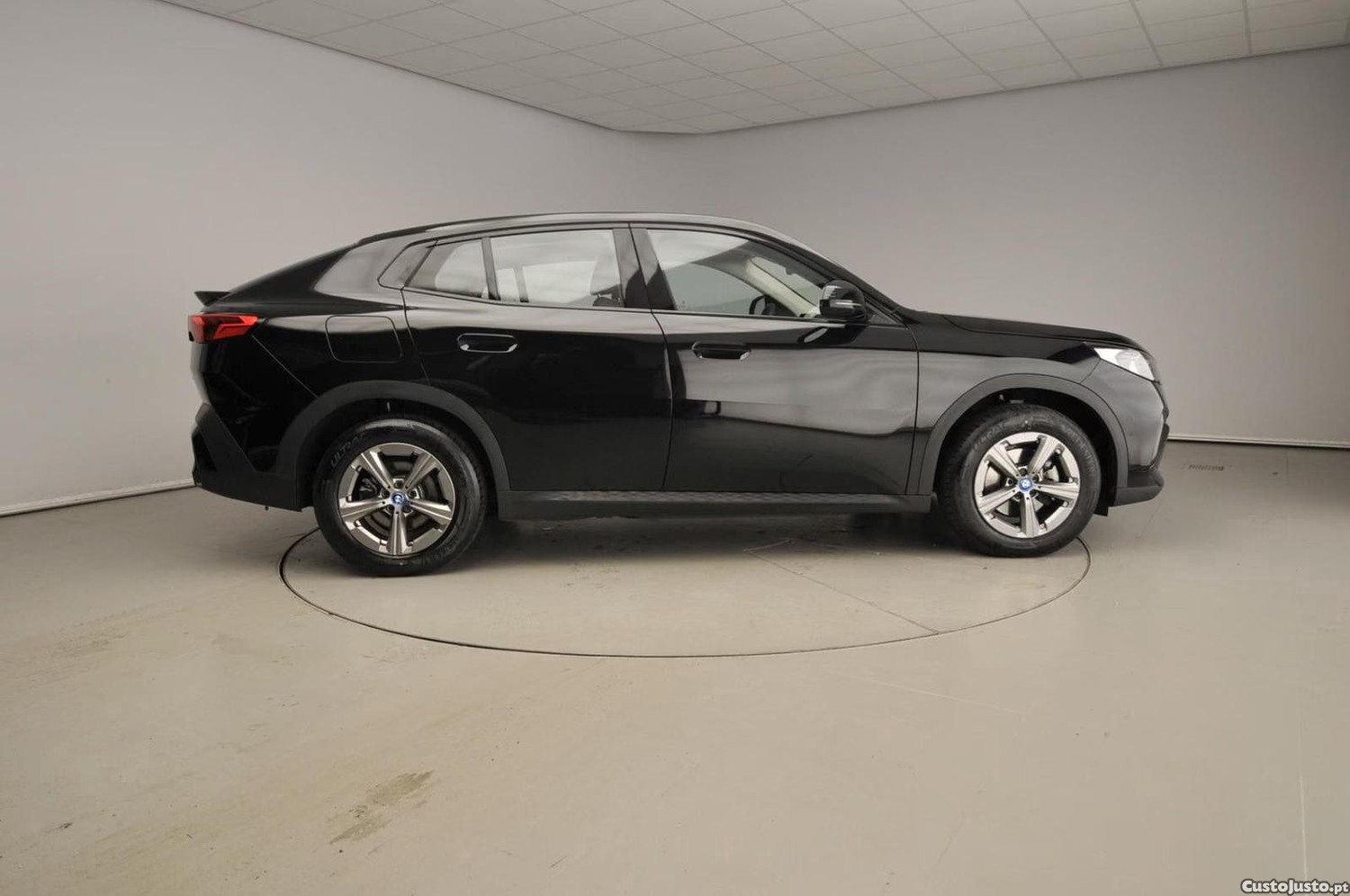 BMW iX2 eDrive20 — fotografia 26