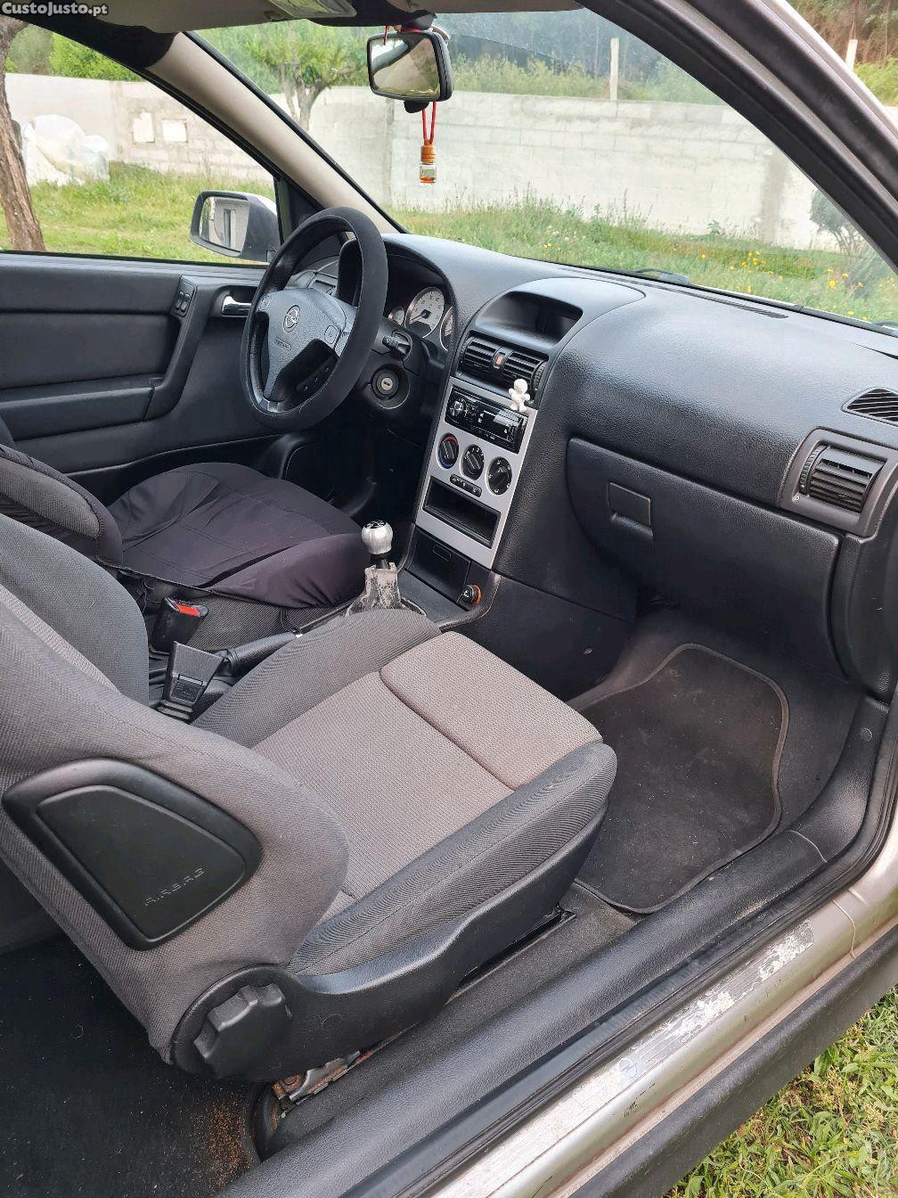 Opel Astra sport — fotografia 2