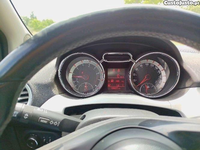 Opel Adam 1.4cc — fotografia 4