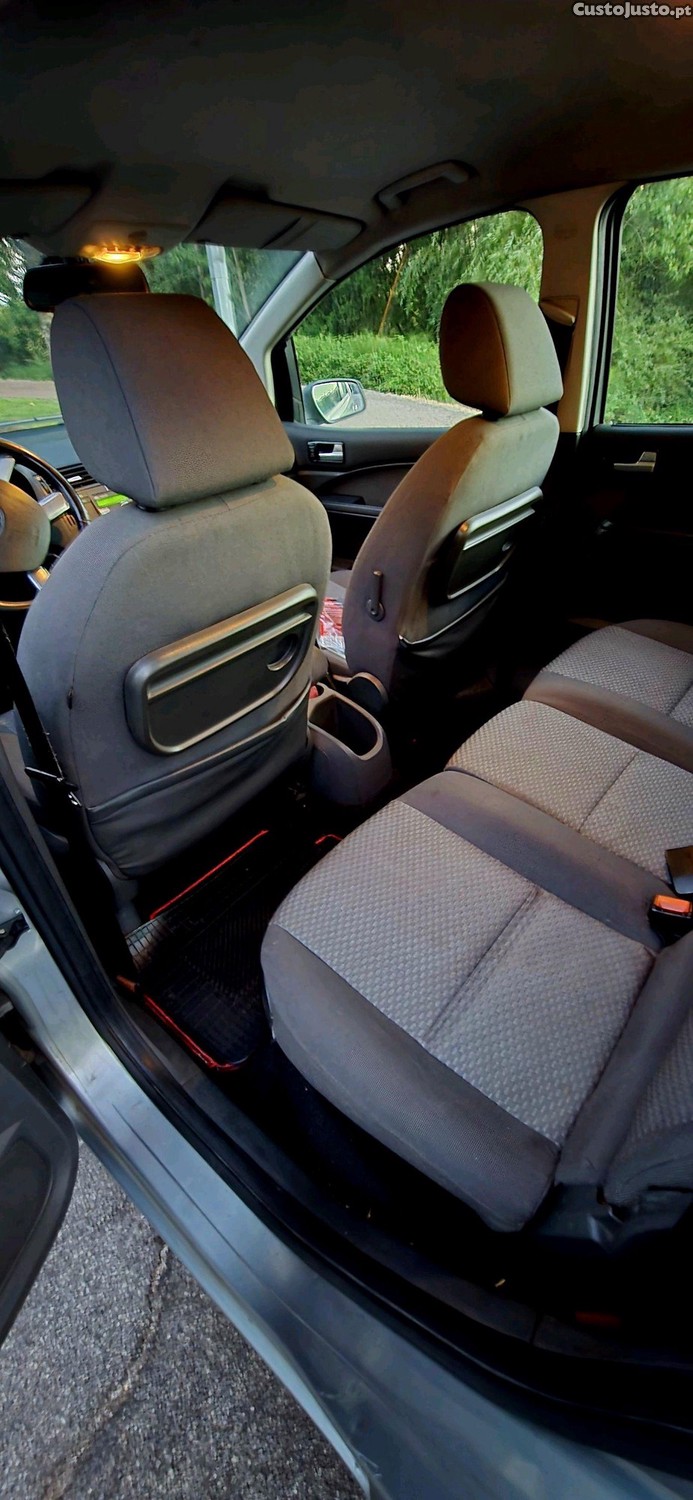 Ford C-Max 1.6 cdti 110cv — fotografia 2