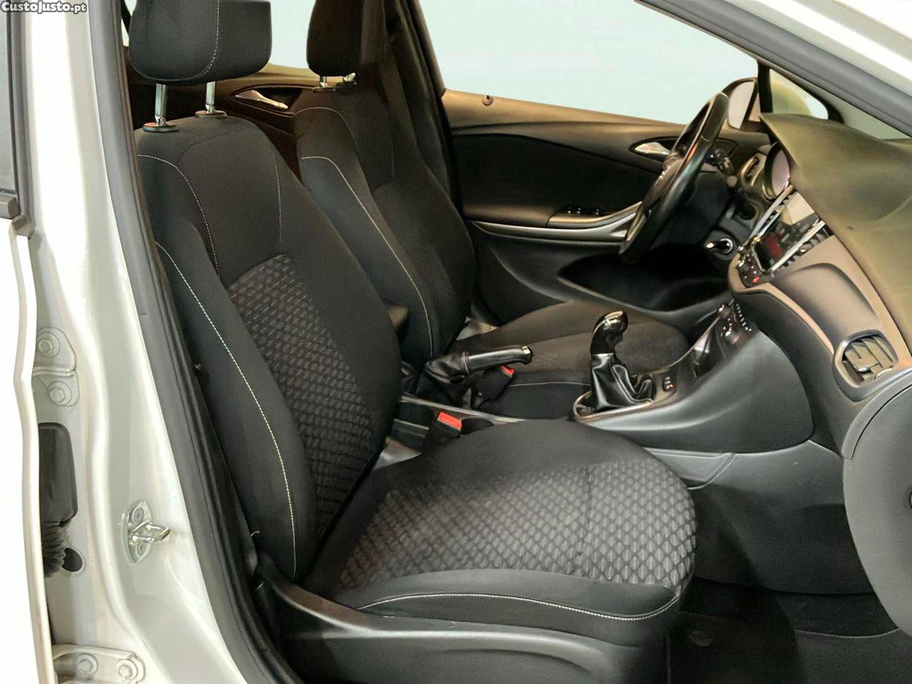 Opel Astra Sports Tourer 1.0 Dynamic Sport S/S — fotografia 8