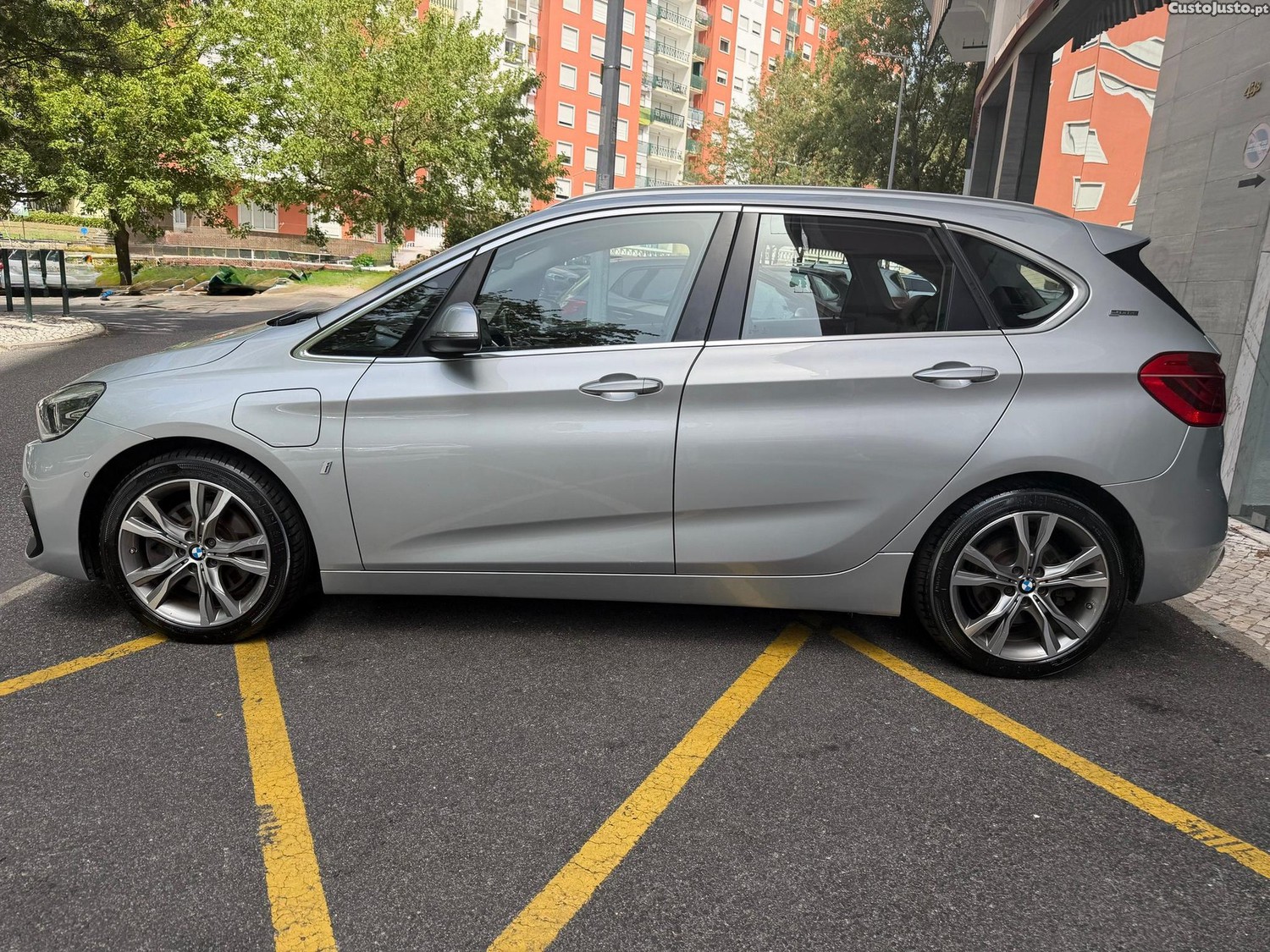 BMW 225 Active Tourer XE iPerformance Luxury Line — fotografia 5