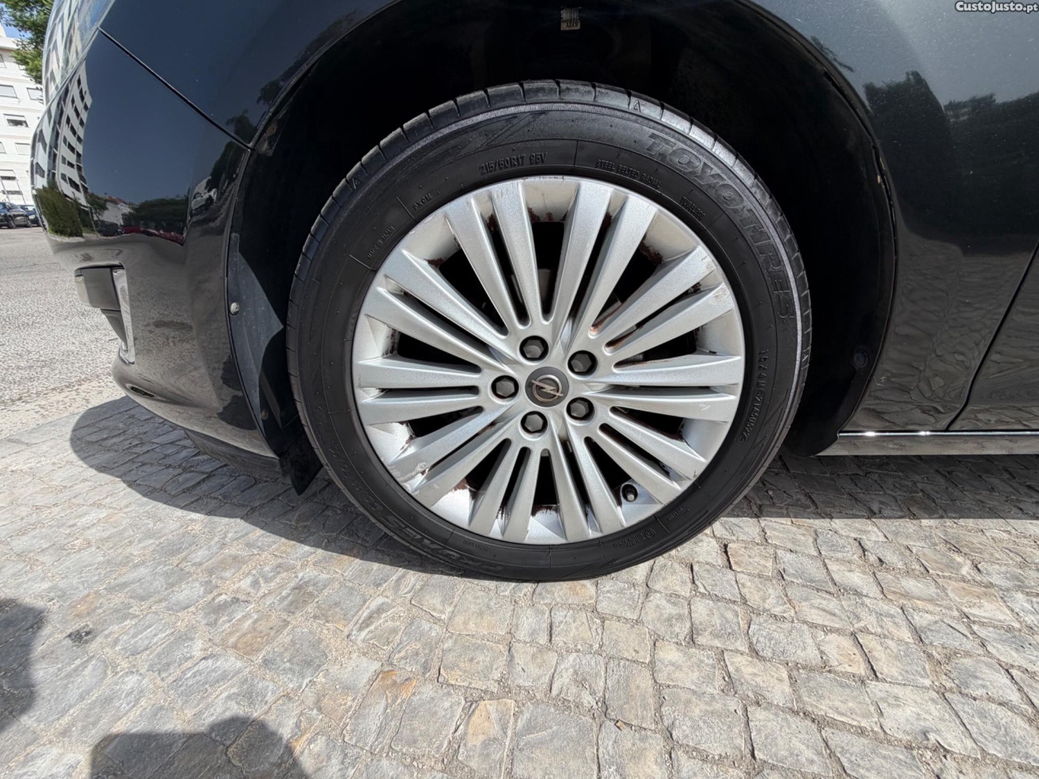 Opel Astra 1.4 T COSMO S/S — fotografia 3