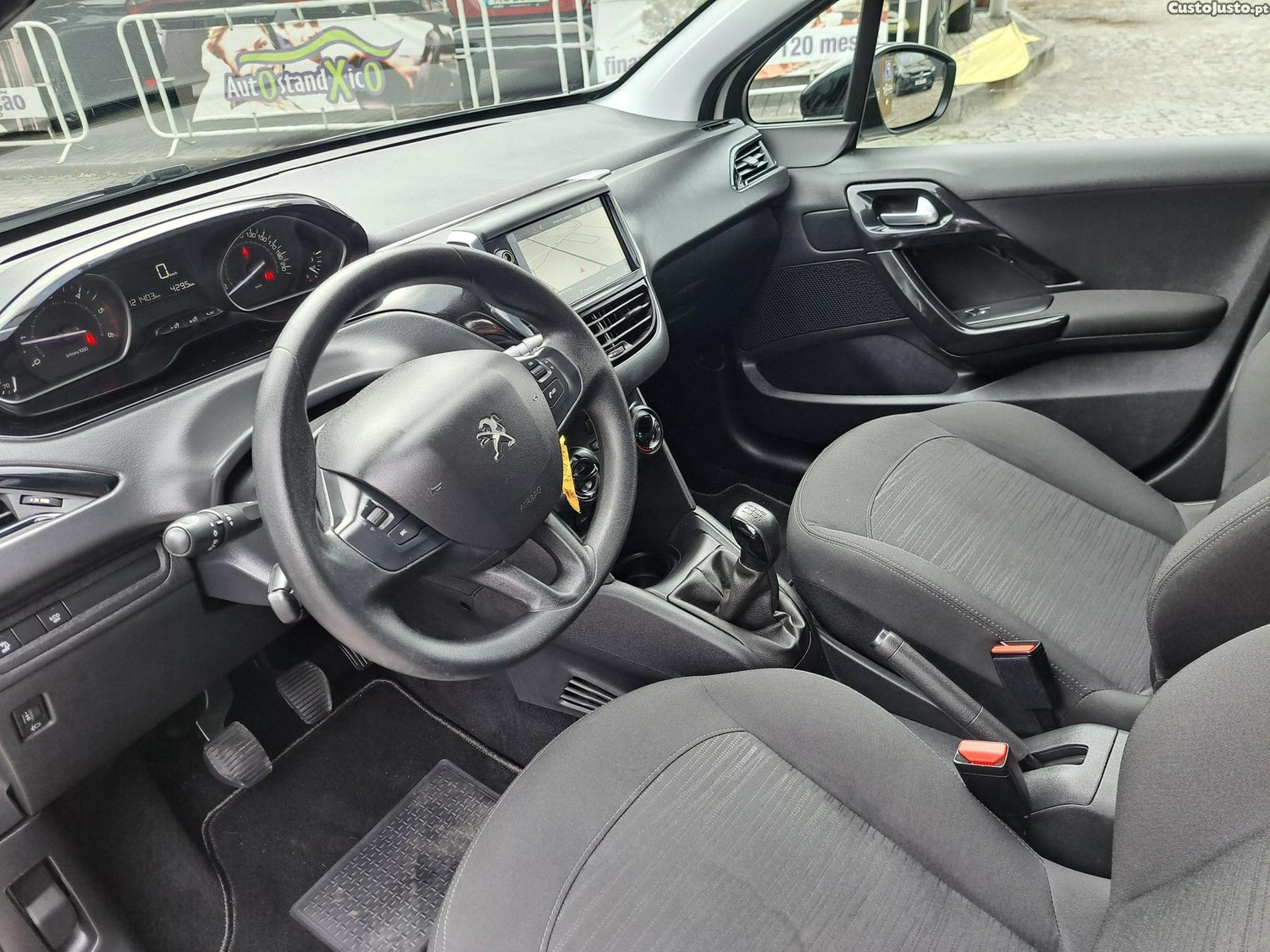 Peugeot 208 1.5 BlueHDi Active — fotografia 20
