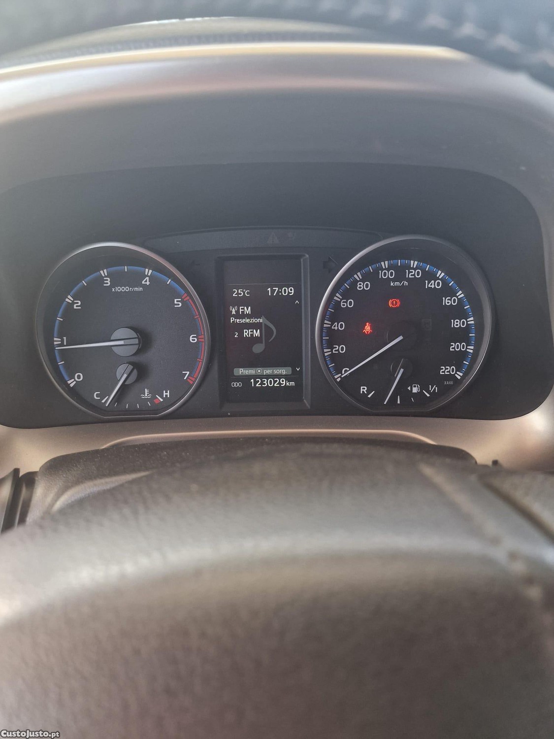 Toyota RAV4 2.0 D-4D 143 cv — fotografia 5