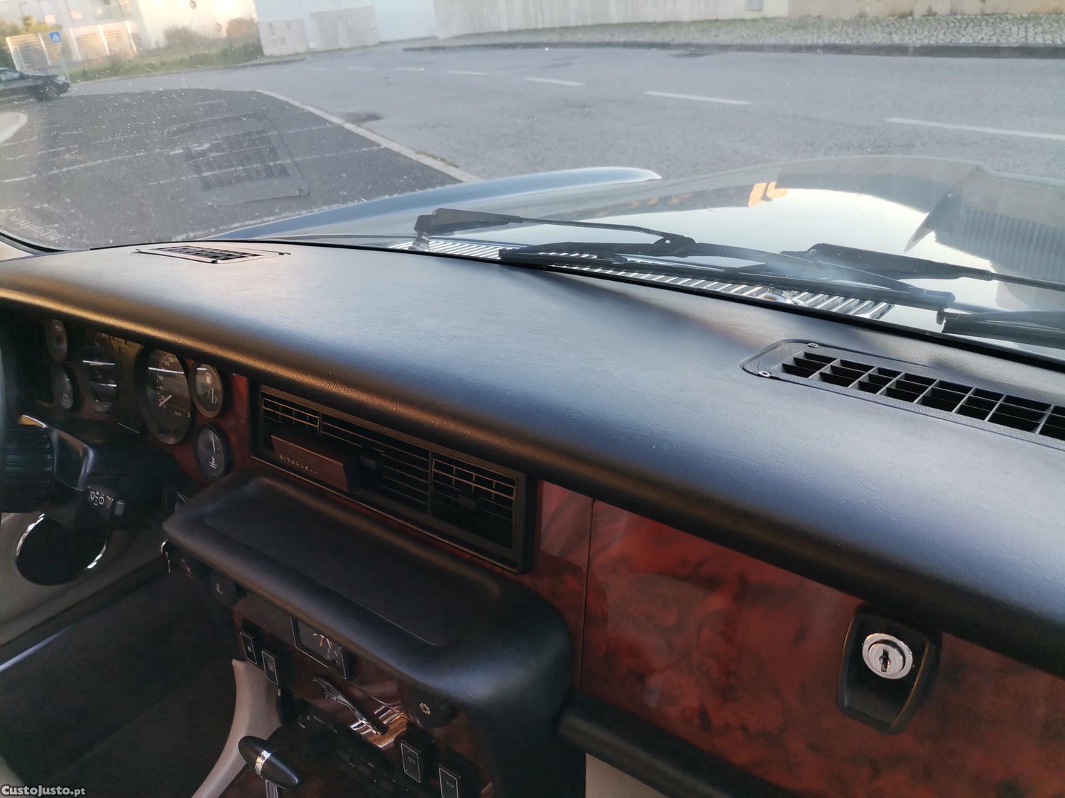 Jaguar Sovereign V12 — fotografia 16
