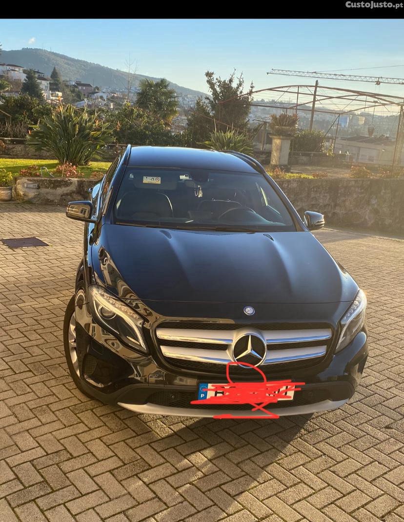 Mercedes-Benz A 180 GLA — fotografia 4