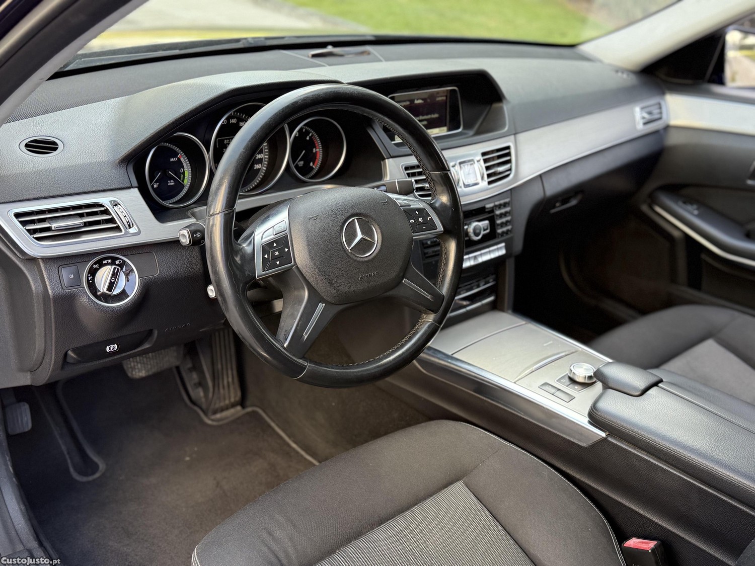 Mercedes-Benz E 300 BLUETEC HYBRID 231CV — fotografia 4