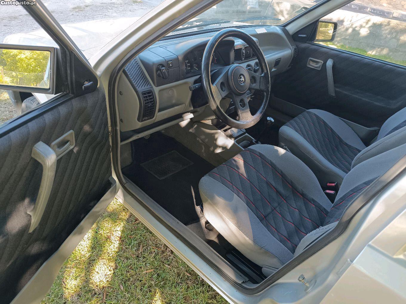 Opel Corsa 1.2 I. Sport — fotografia 9