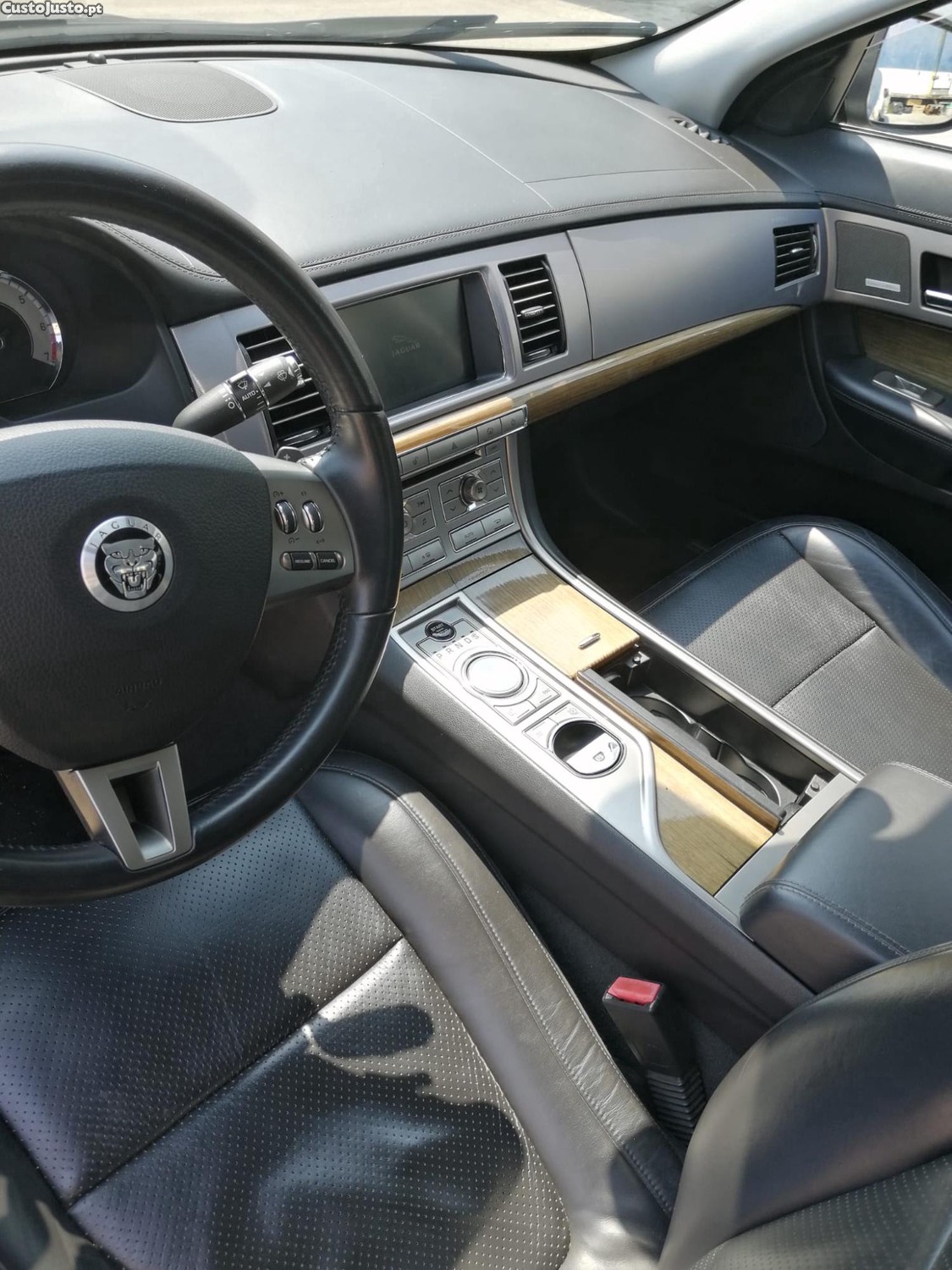 Jaguar XF 4.2 V8 Supercharged SV8 - 420 cv — fotografia 4