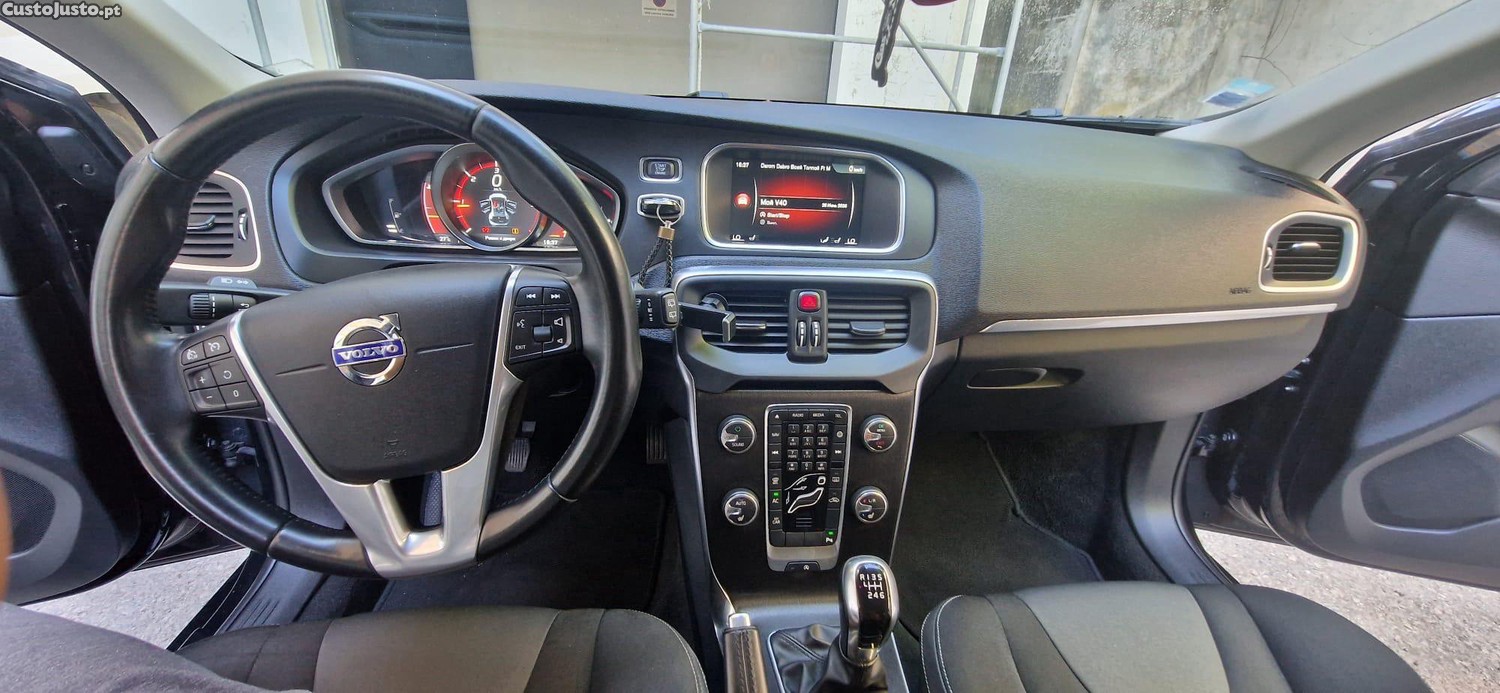 Volvo V40 D2 — fotografia 5