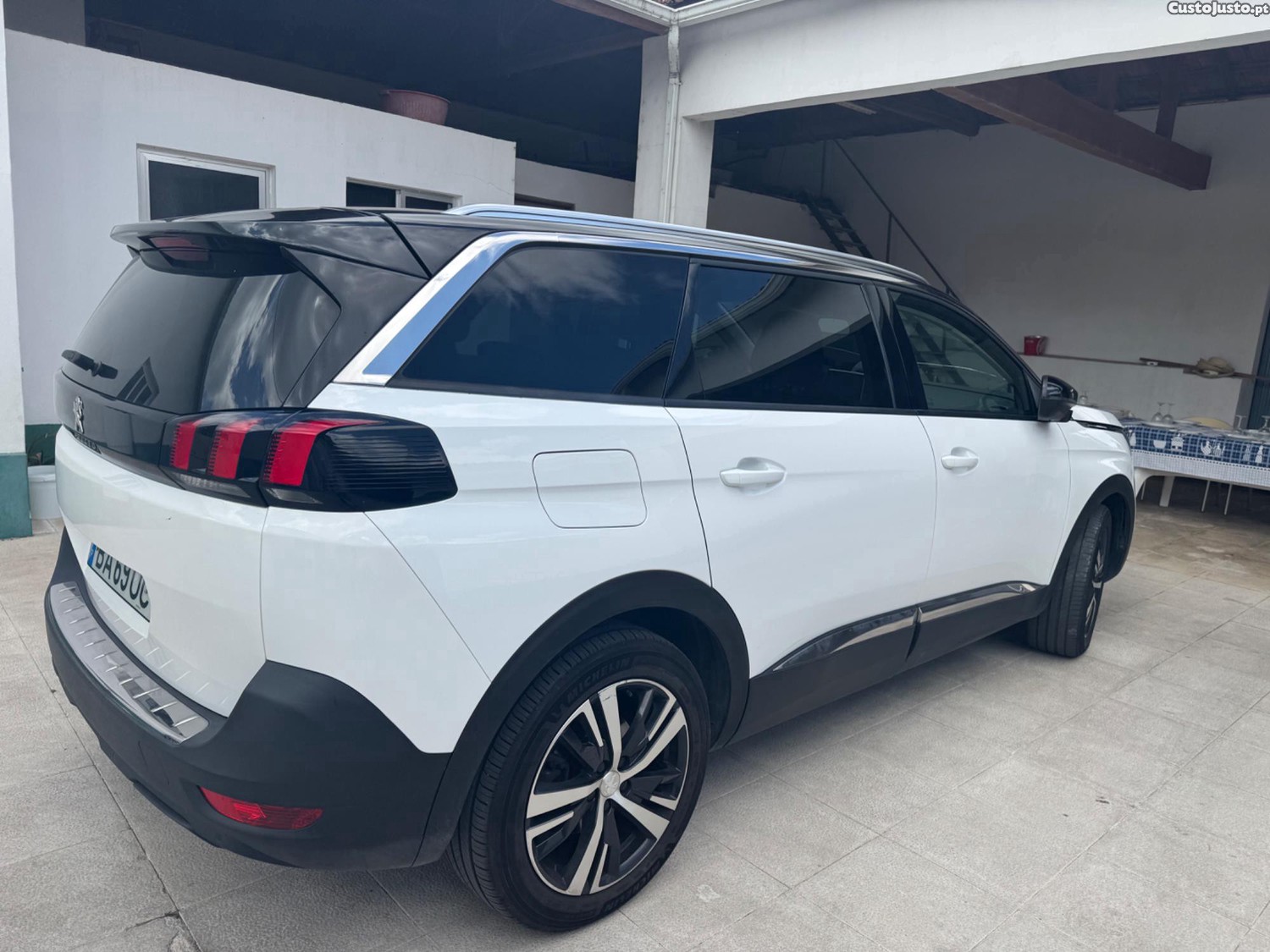 Peugeot 5008 Allure — fotografia 5