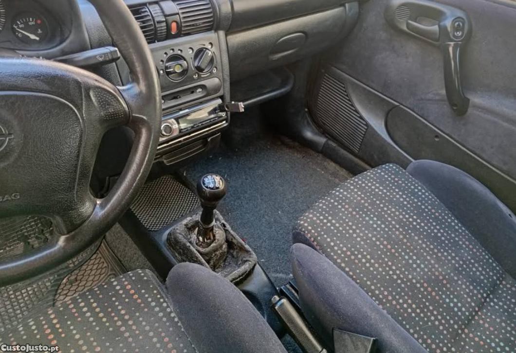Opel Corsa B Van comercial — fotografia 8