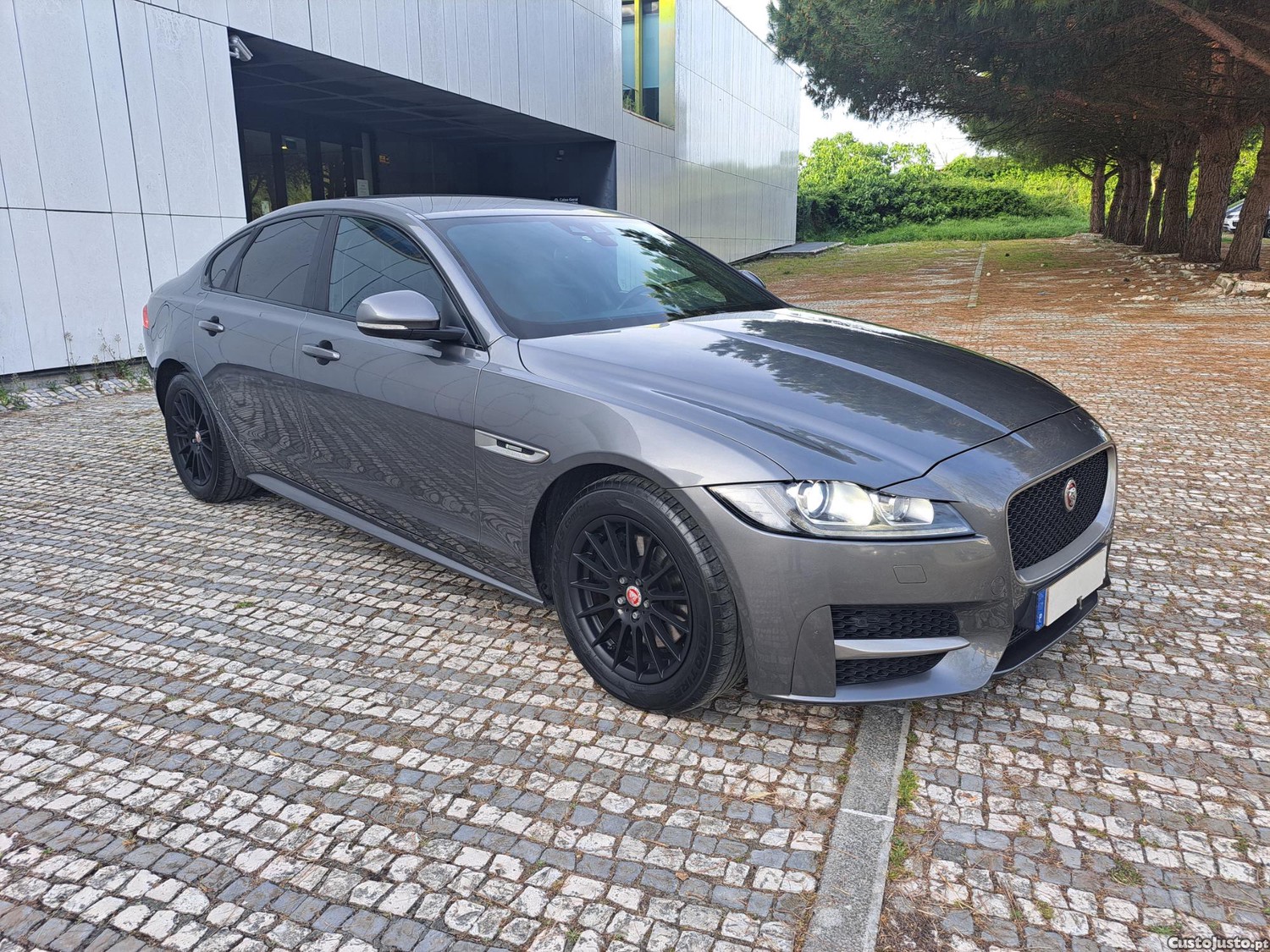Jaguar XF E-Performance Aut. R-Sport - Caixa Automática — fotografia 11