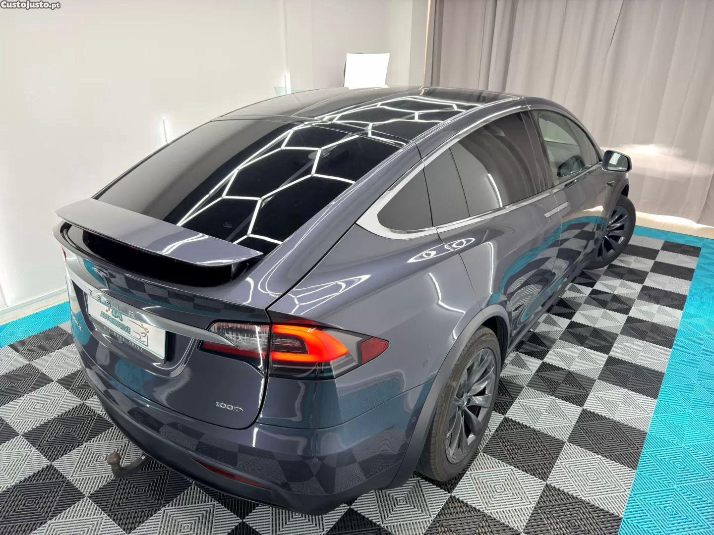 Tesla Model X 100d — fotografia 17