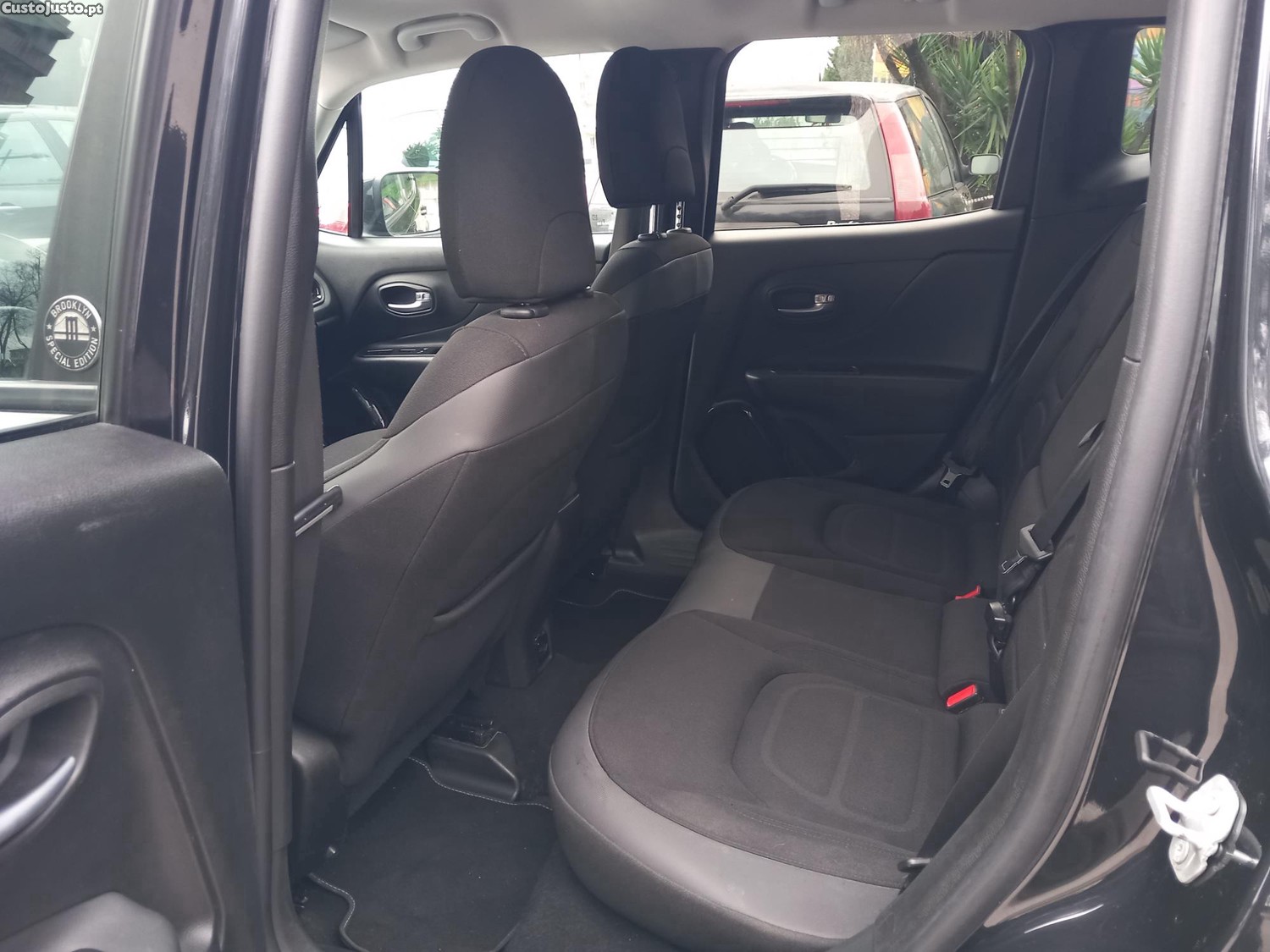 Jeep Renegade 1.6 MJD Night Eagle — fotografia 6