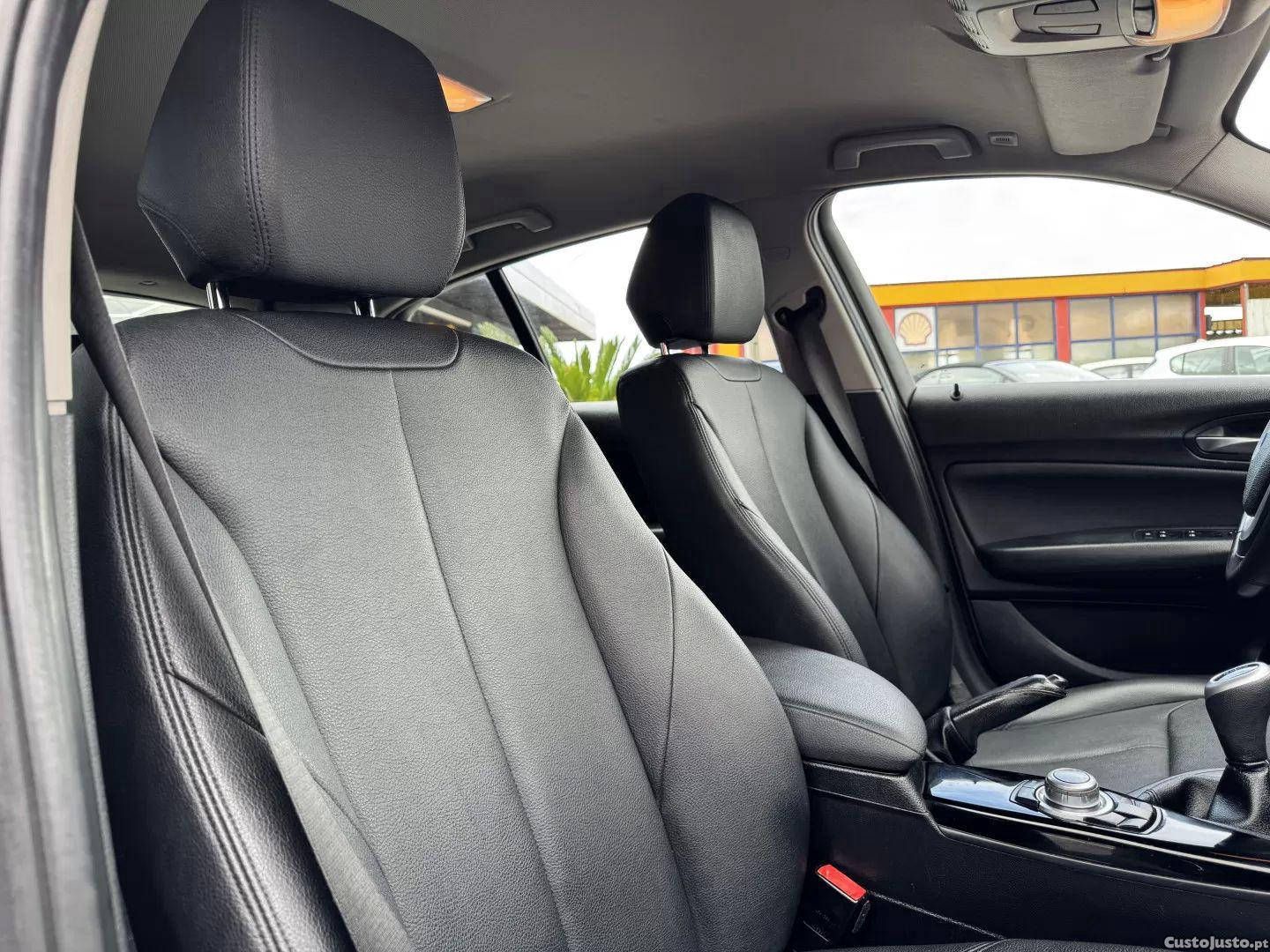 BMW 116 D line sport — fotografia 15
