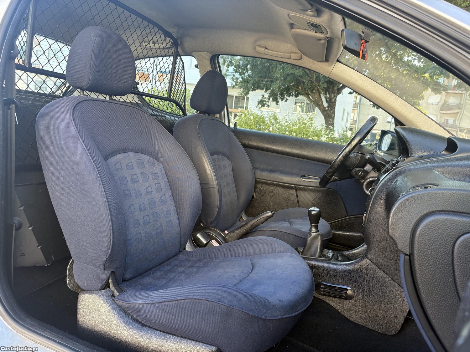 Peugeot 206 1.4 HDI Comercial — fotografia 4
