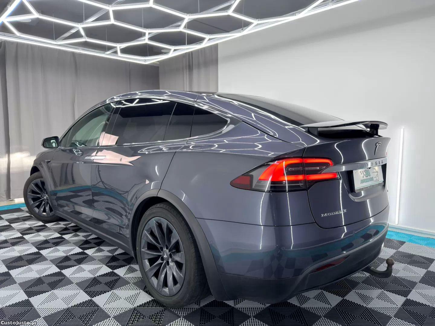 Tesla Model X 100d — fotografia 20