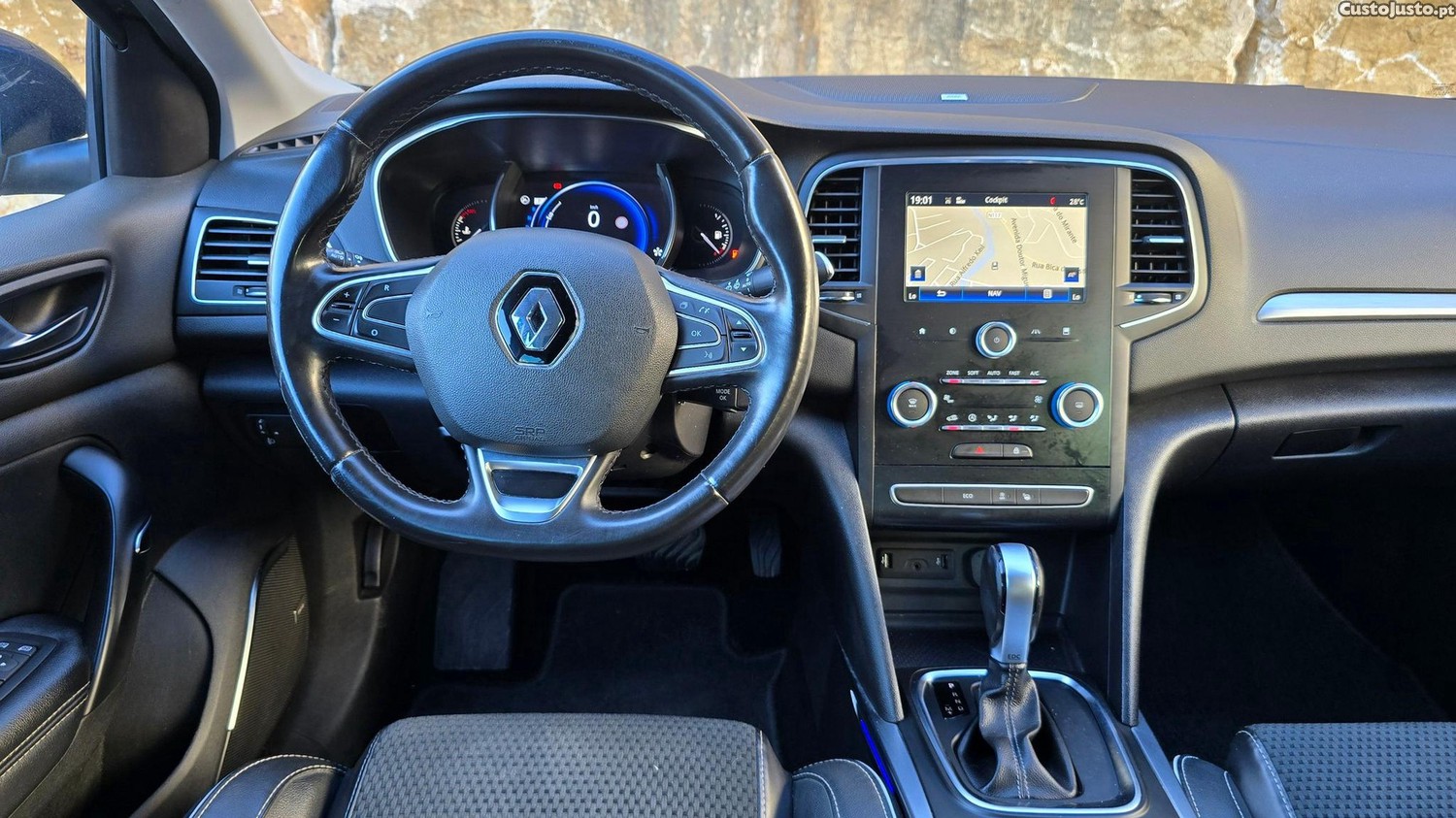 Renault Mégane Sport Tourer 1.5 dCi Bose Edition — fotografia 19