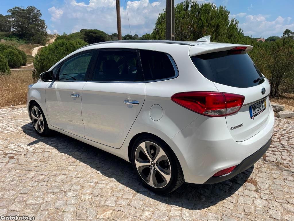 Kia Carens 1.7 CRDI ISG TX 7 LUGARES — fotografia 9