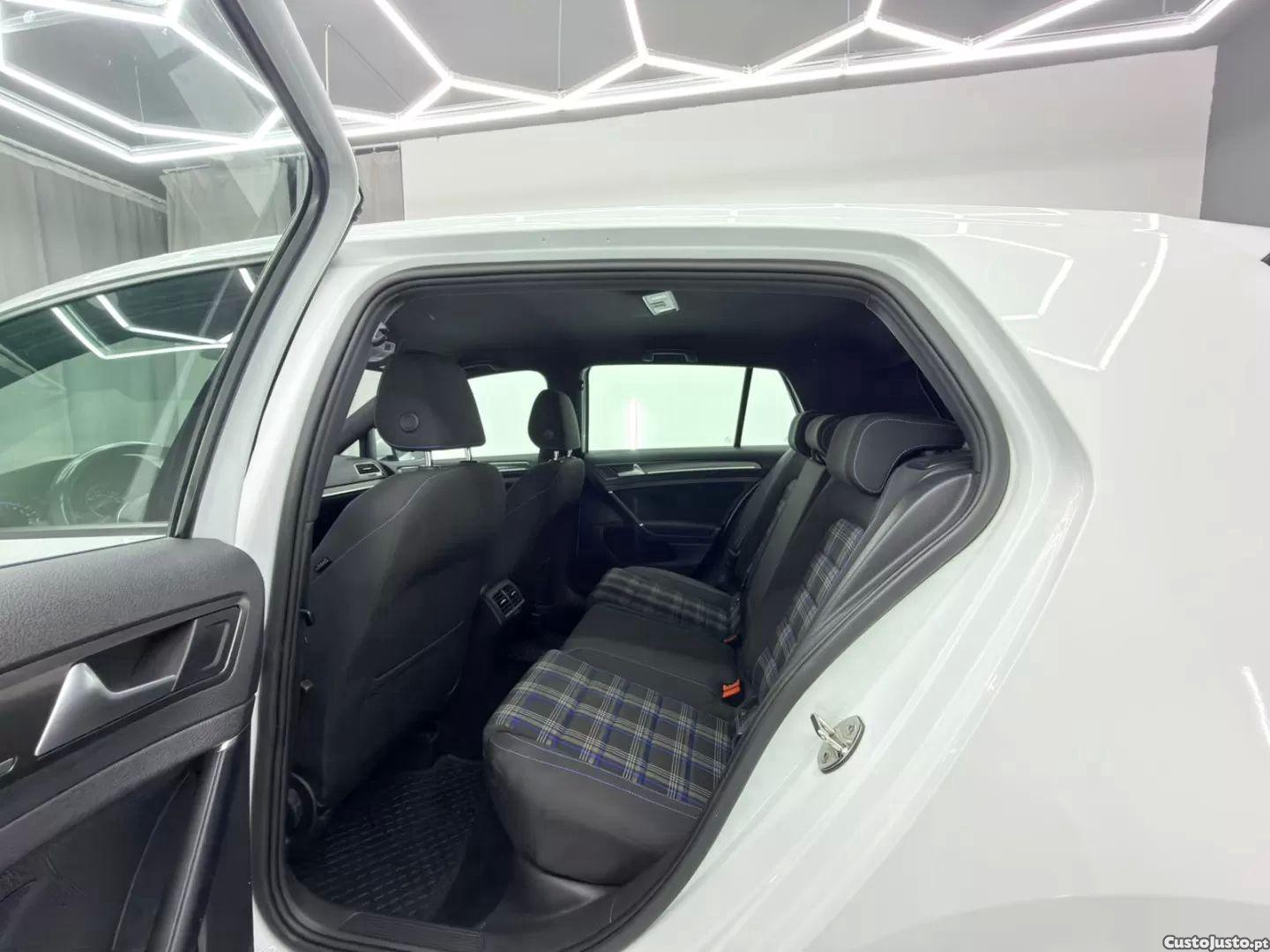 Volkswagen Golf 1.4 gte plug-in-hybrid dsg — fotografia 13