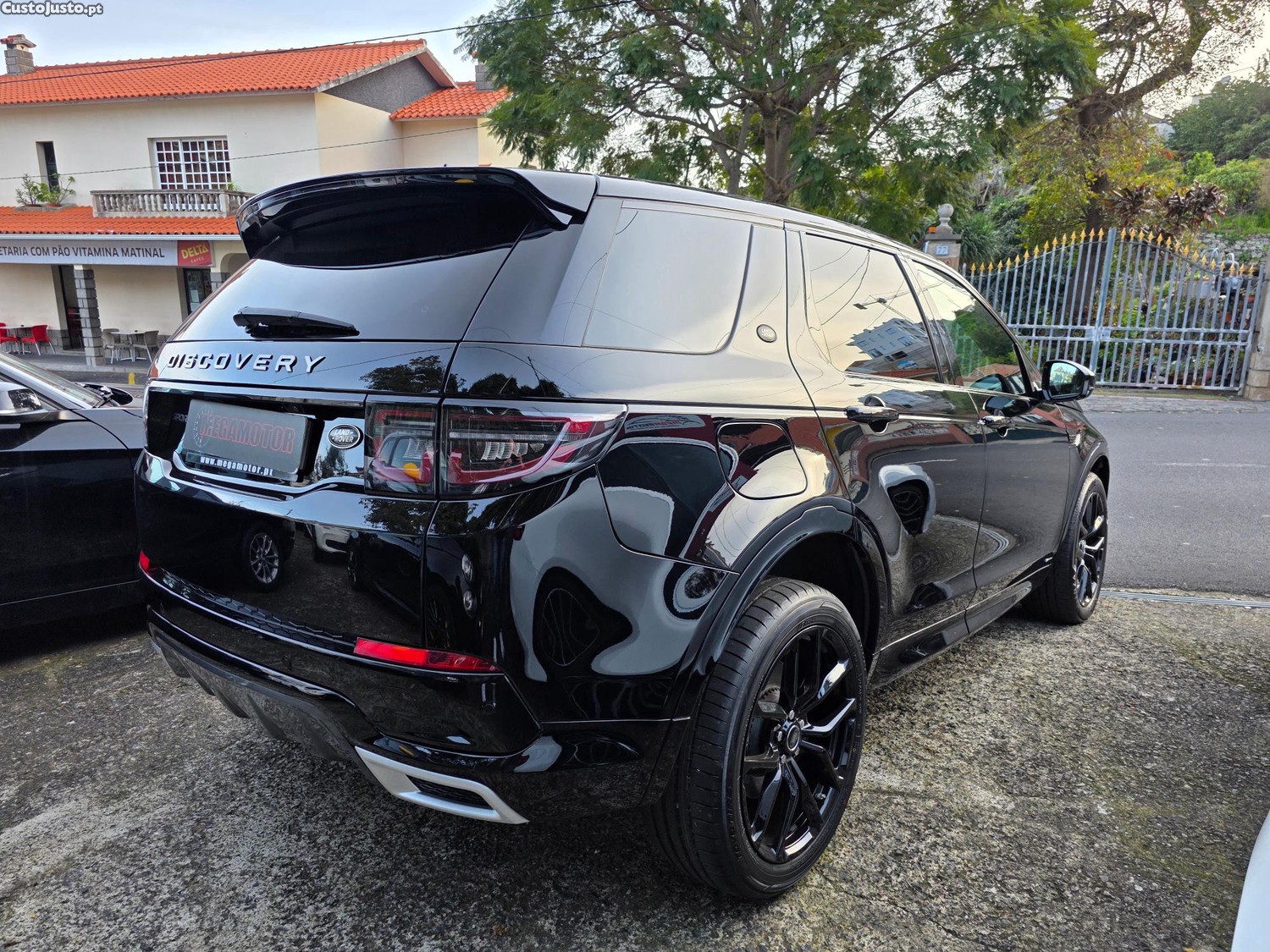 Land Rover Discovery Sport 2.0 ED4 R-Dynamic - 20 foto 3