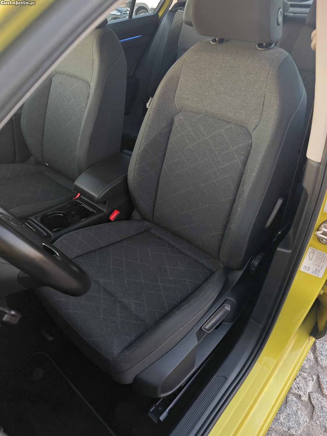 Volkswagen Golf VIII TSI LIFE — fotografia 6
