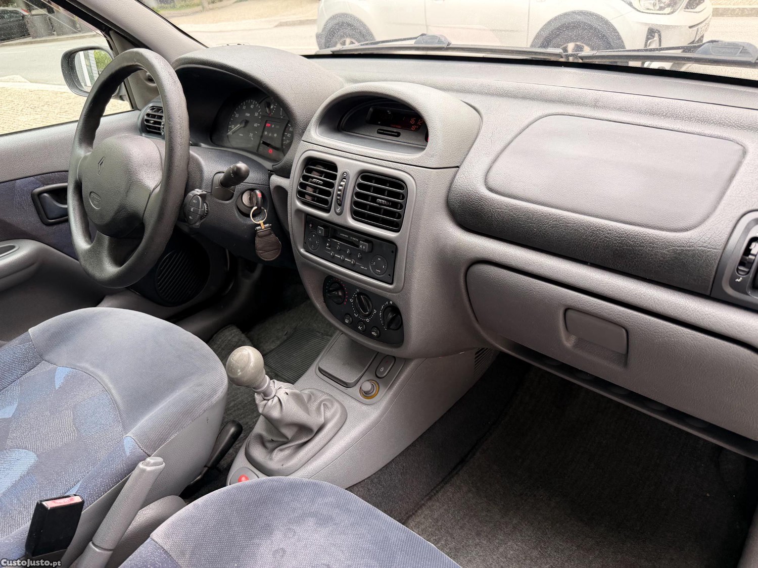 Renault Clio 1.2 Extreme 16 V — fotografia 8