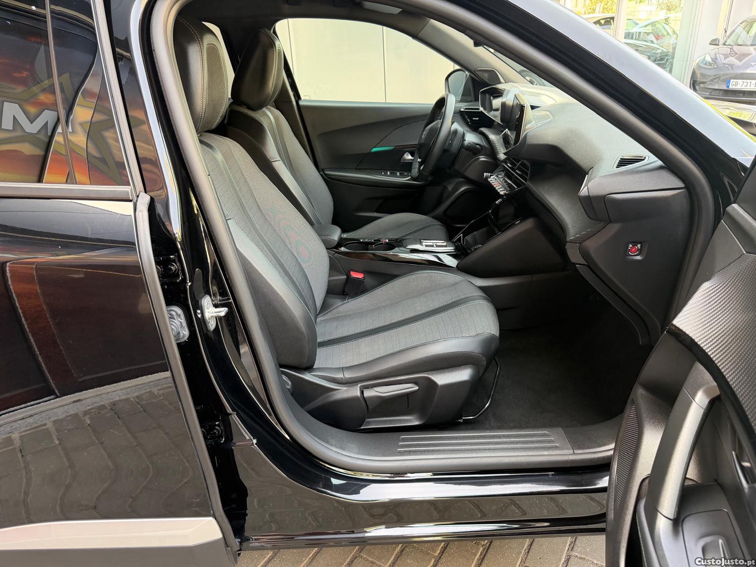 Peugeot e-2008 Allure — fotografia 7